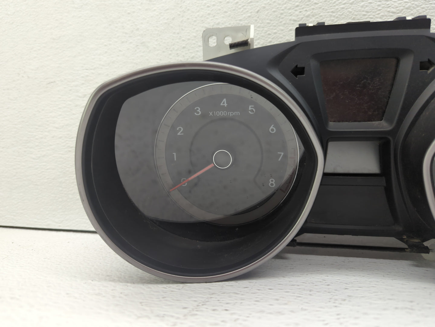 2016-2017 Hyundai Elantra Instrument Cluster Speedometer Gauges P/N:94004-A5610 Fits Fits 2016 2017 OEM Used Auto Parts - Oe
