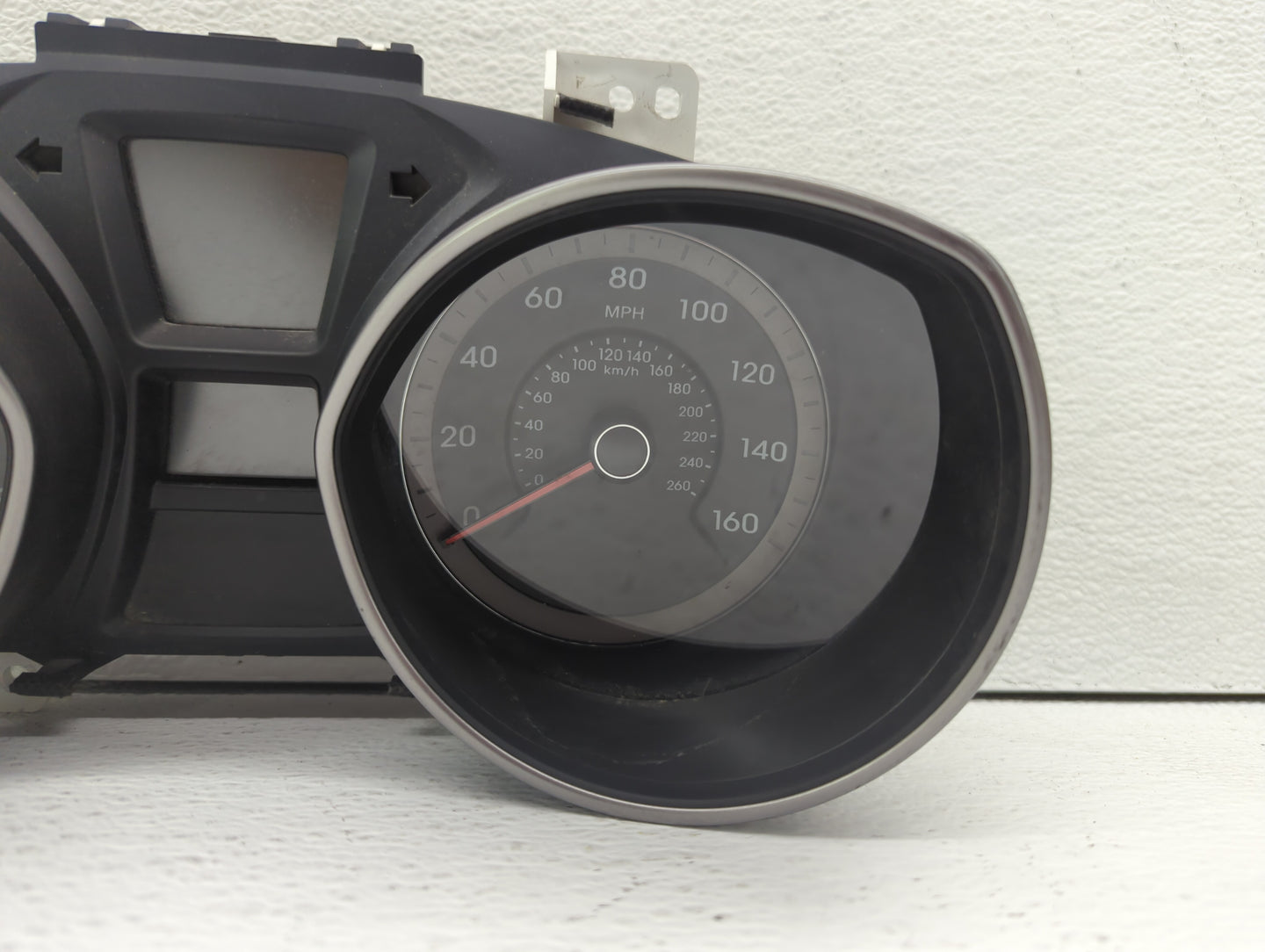 2016-2017 Hyundai Elantra Instrument Cluster Speedometer Gauges P/N:94004-A5610 Fits Fits 2016 2017 OEM Used Auto Parts - Oe