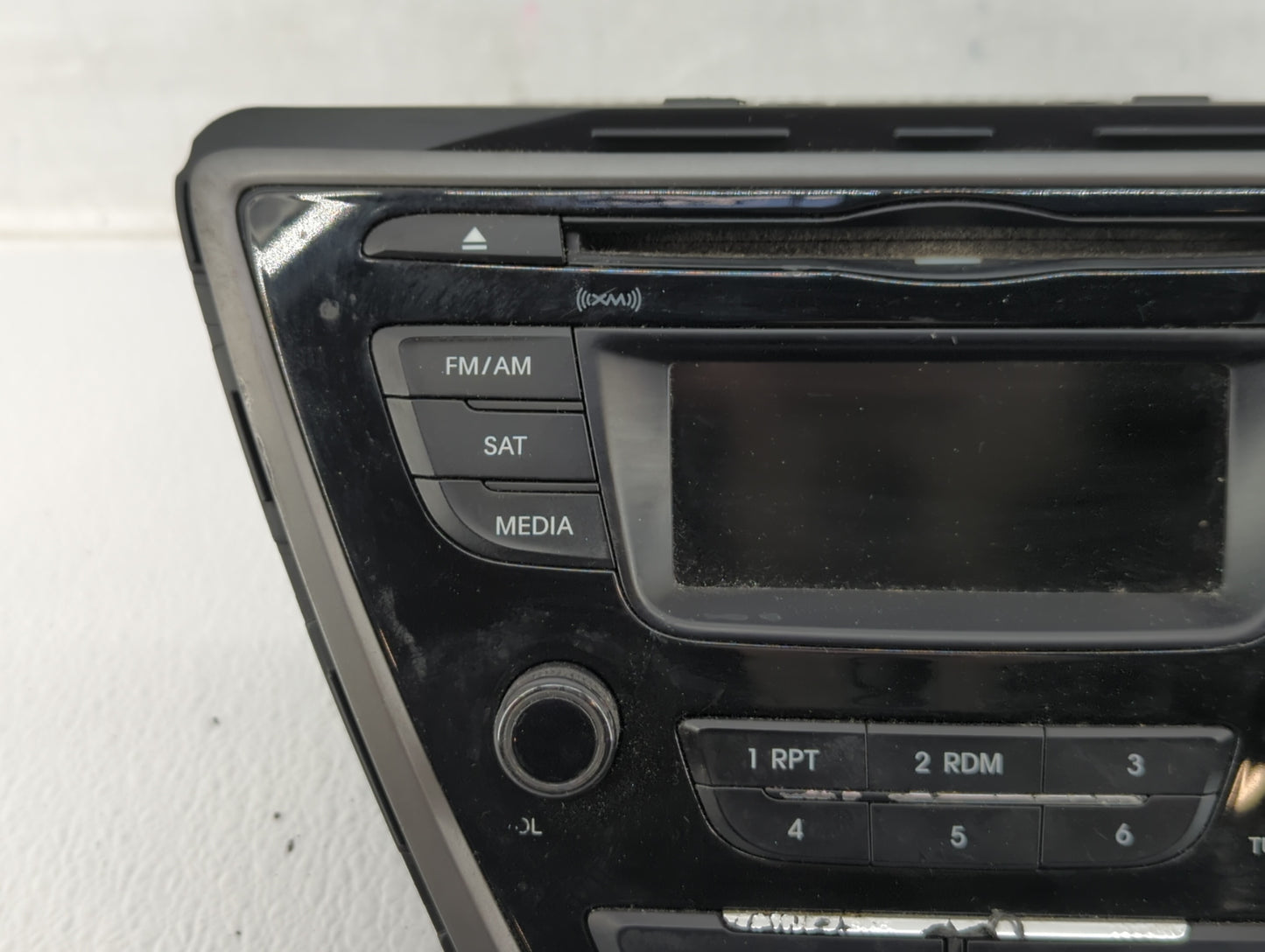 2014-2016 Hyundai Elantra Am Fm Cd Player Radio Receiver - Oemusedautoparts1.com