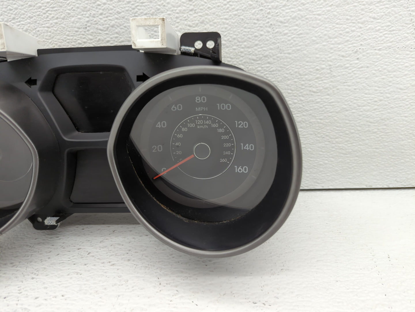 2014-2016 Hyundai Elantra Instrument Cluster Speedometer Gauges P/N:94004-3Y010 Fits Fits 2014 2015 2016 OEM Used Auto Parts