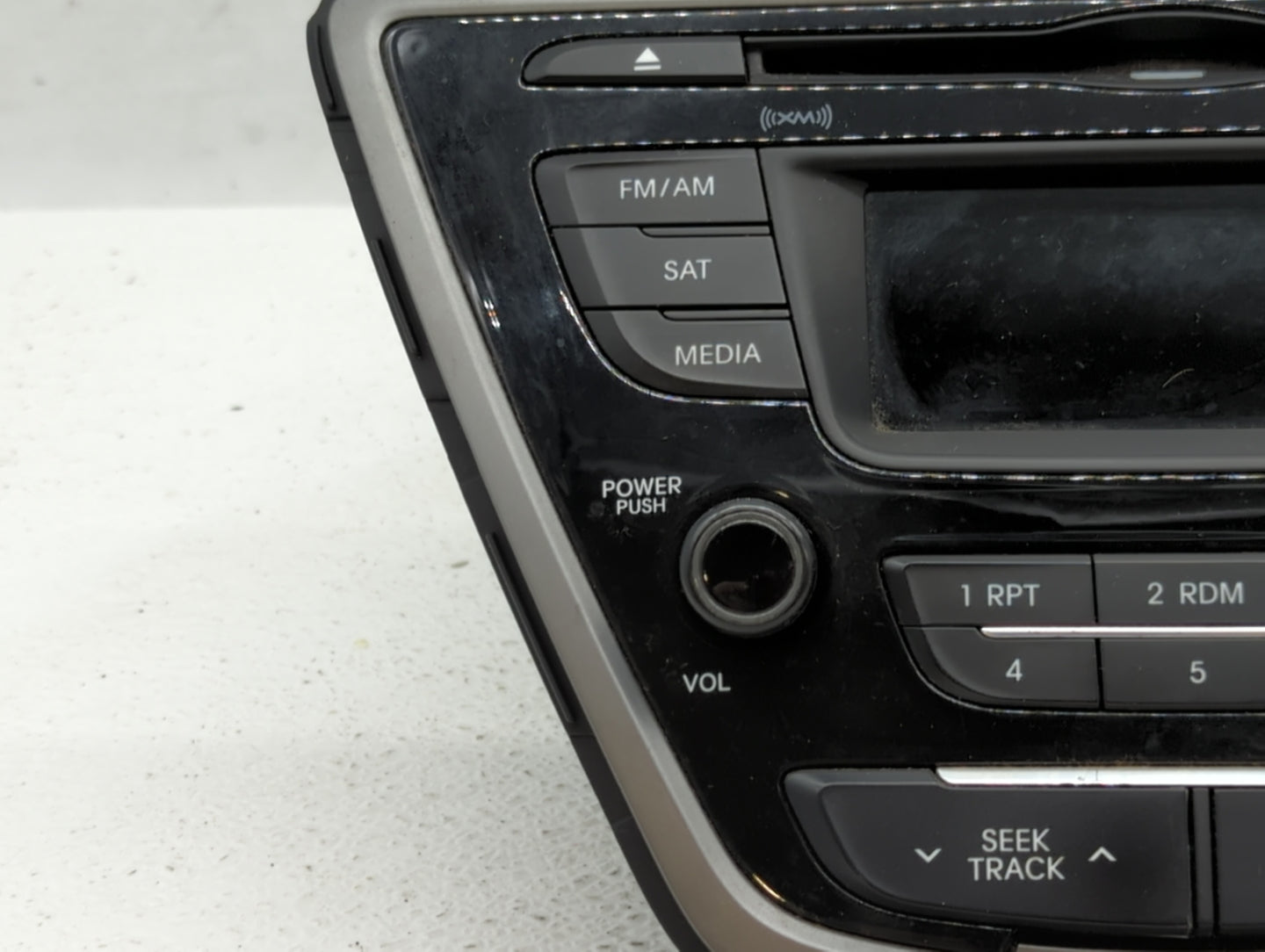 2014-2016 Hyundai Elantra Am Fm Cd Player Radio Receiver - Oemusedautoparts1.com