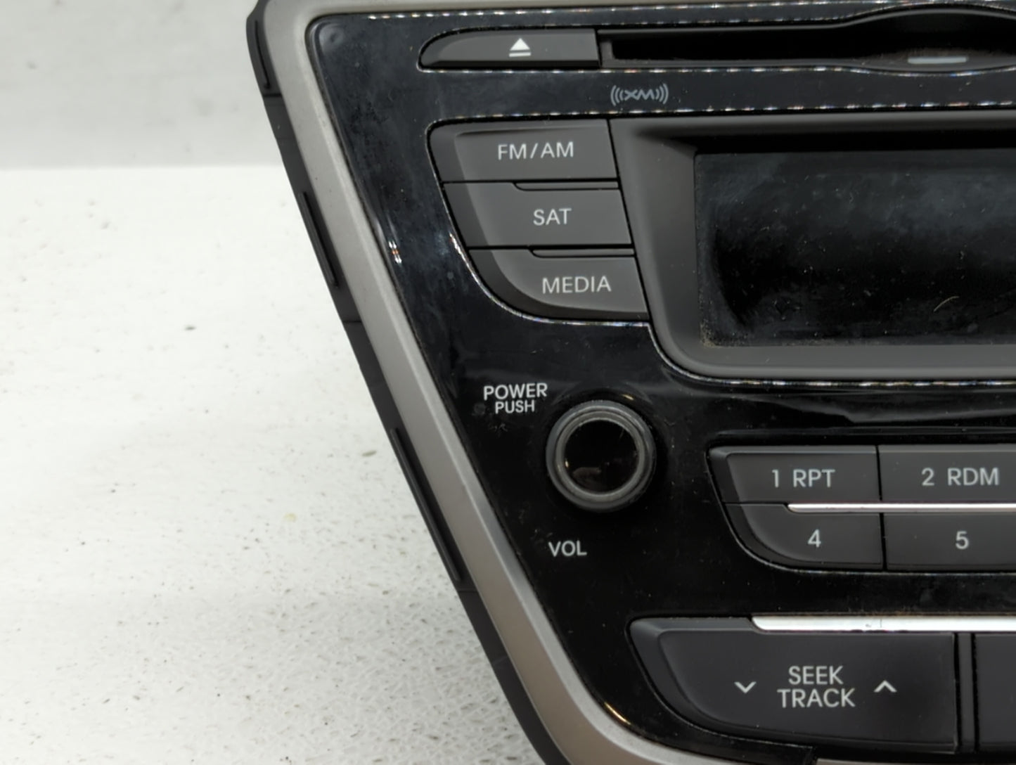 2014-2016 Hyundai Elantra Am Fm Cd Player Radio Receiver - Oemusedautoparts1.com