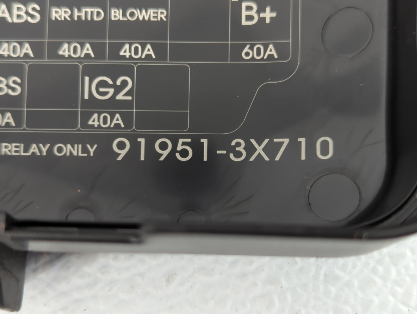 2014-2016 Hyundai Elantra Fusebox Fuse Box Panel Relay Module P/N:91951-3X710 912013Y040UA Fits Fits 2014 2015 2016 OEM Used