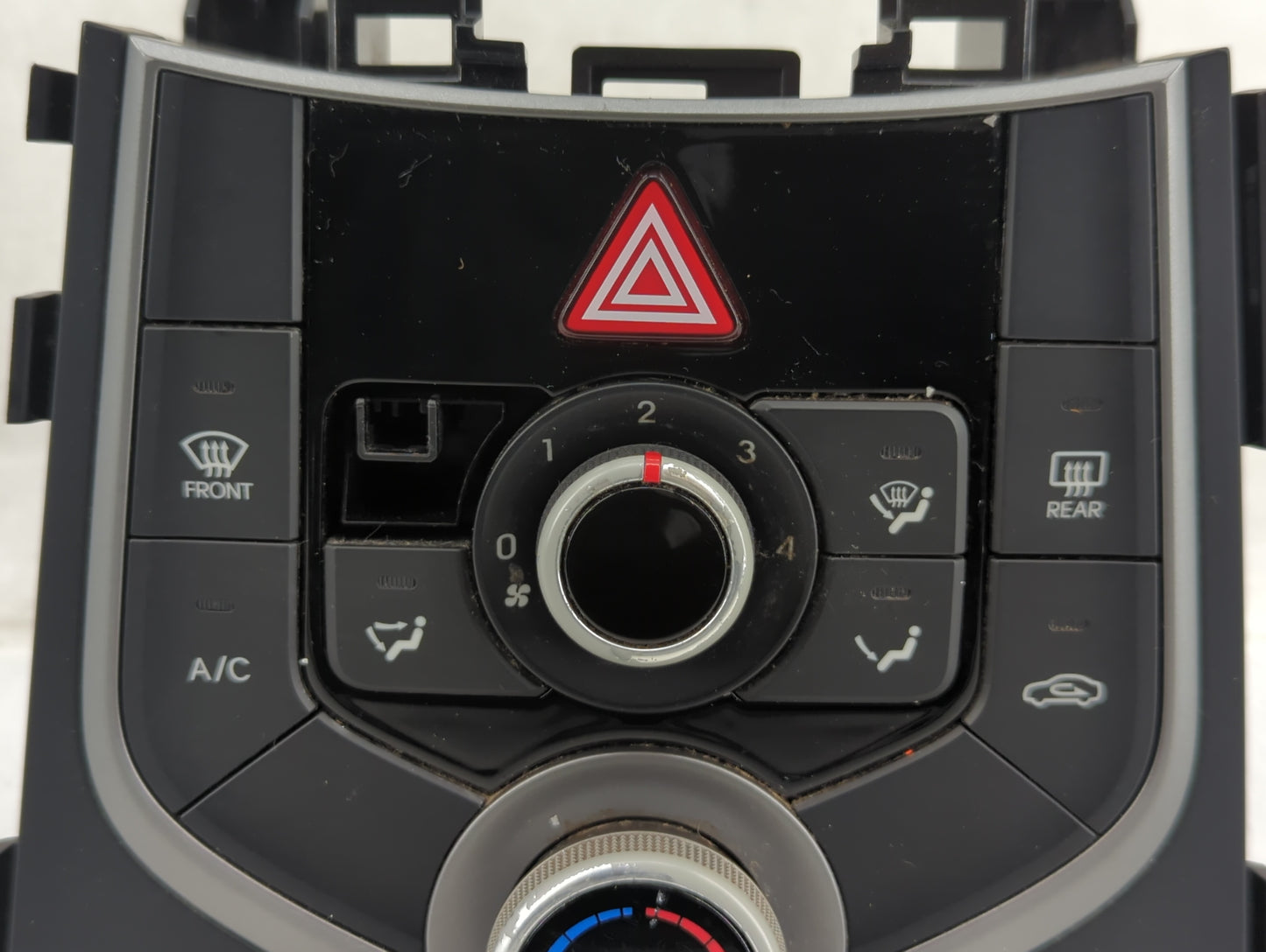 2014-2016 Hyundai Elantra Climate Control Module Temperature AC/Heater Replacement P/N:97250-3XCC0 97250-3XCD1 Fits OEM Used