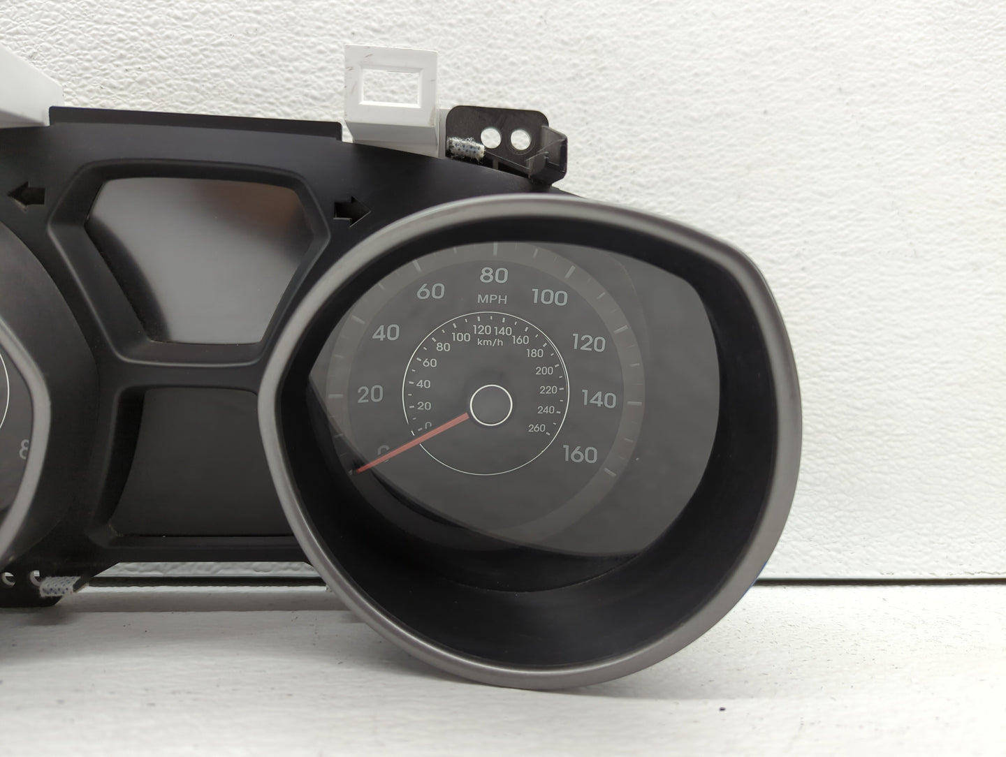 2014-2016 Hyundai Elantra Instrument Cluster Speedometer Gauges P/N:94004-3Y010 Fits Fits 2014 2015 2016 OEM Used Auto Parts