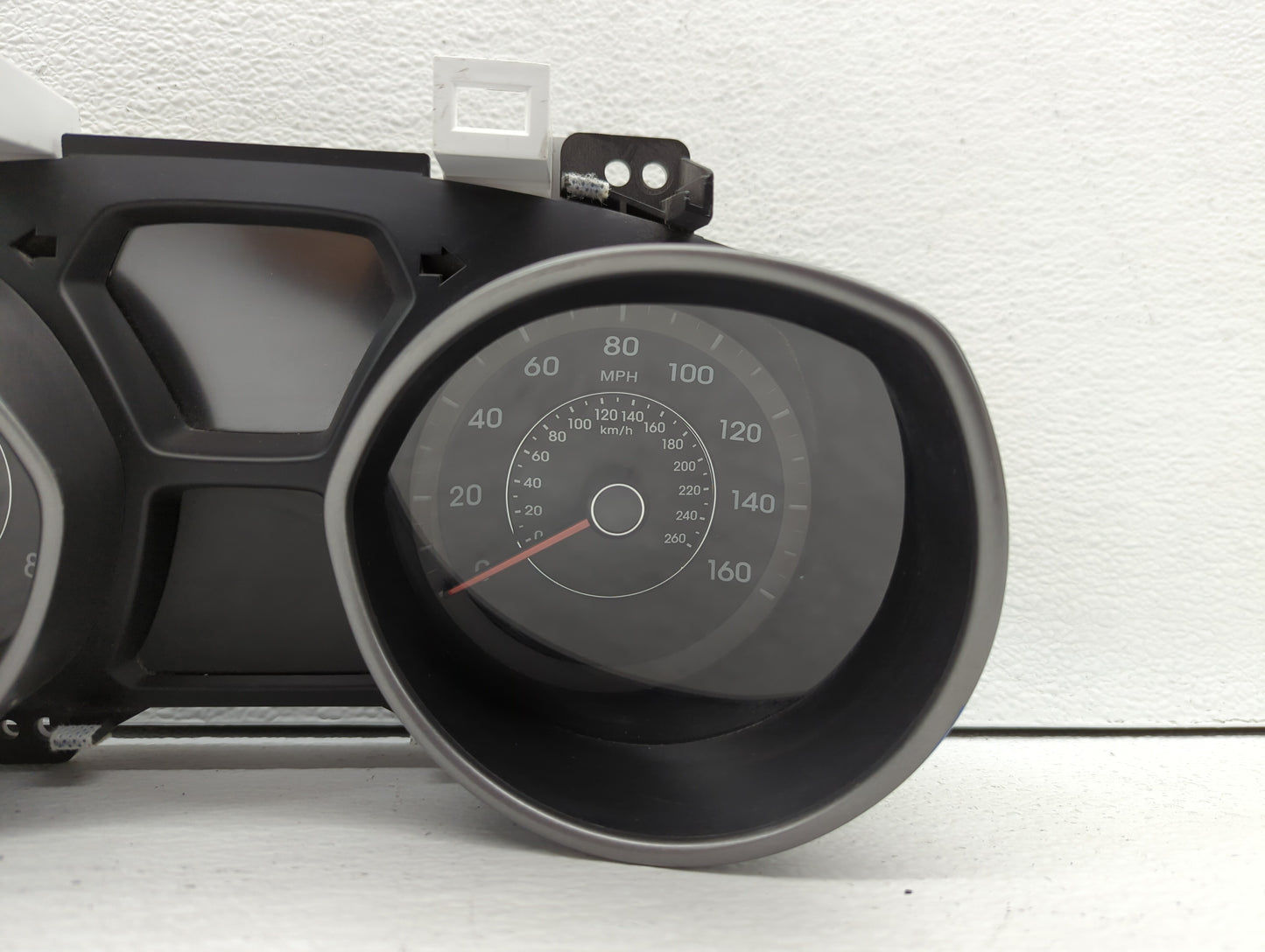 2014-2016 Hyundai Elantra Instrument Cluster Speedometer Gauges P/N:94004-3Y010 Fits Fits 2014 2015 2016 OEM Used Auto Parts