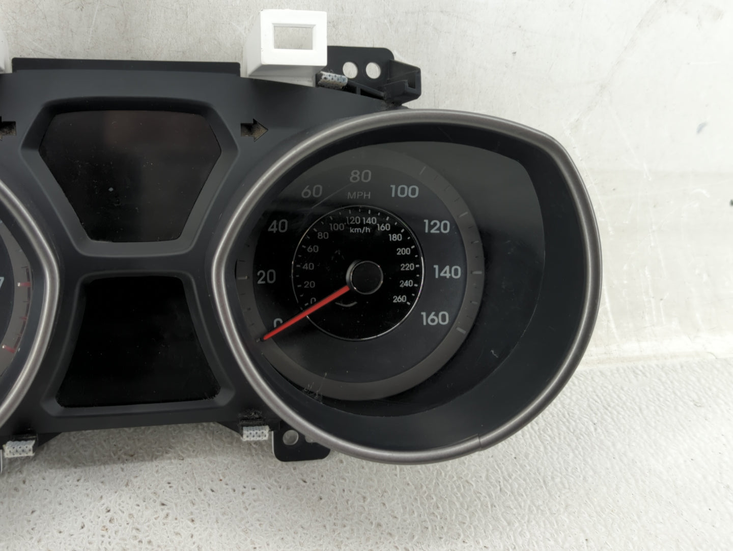 2014-2016 Hyundai Elantra Instrument Cluster Speedometer Gauges P/N:94004-3Y010 Fits Fits 2014 2015 2016 OEM Used Auto Parts