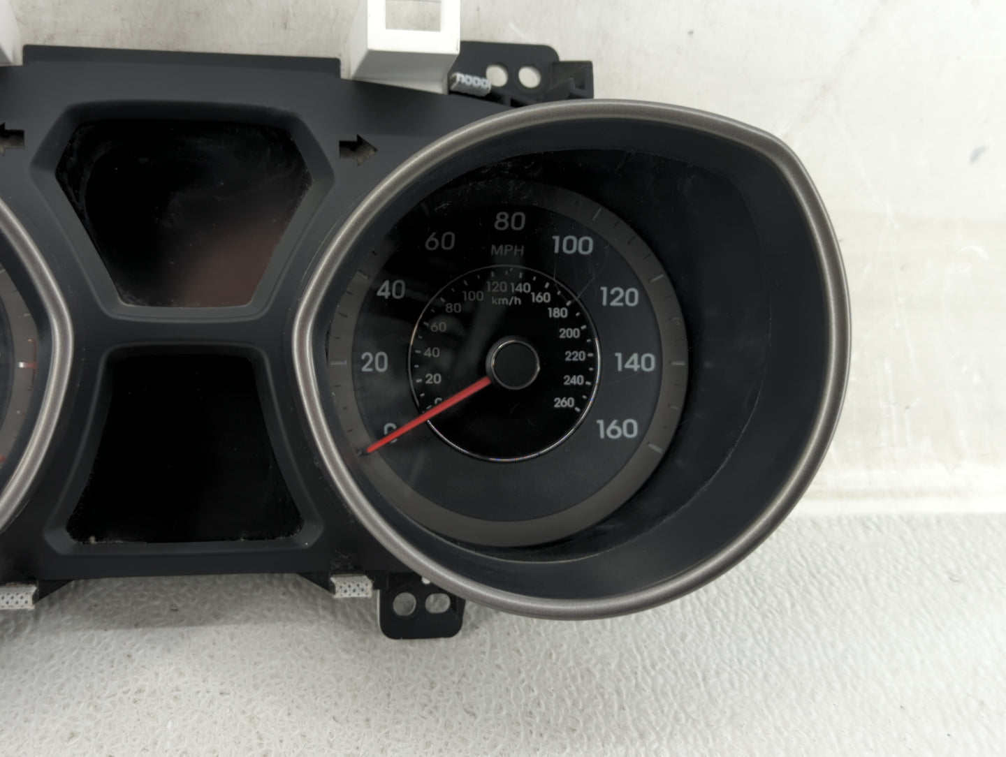 2014-2016 Hyundai Elantra Instrument Cluster Speedometer Gauges P/N:94004-3Y010 Fits Fits 2014 2015 2016 OEM Used Auto Parts