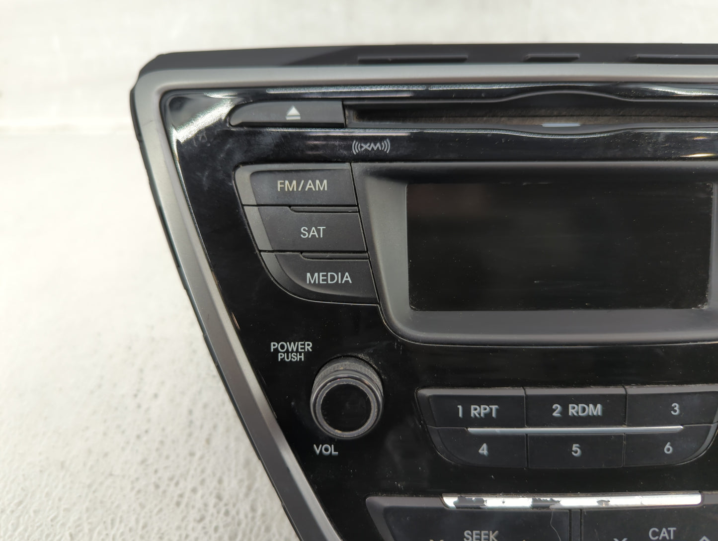 2014-2016 Hyundai Elantra Am Fm Cd Player Radio Receiver - Oemusedautoparts1.com