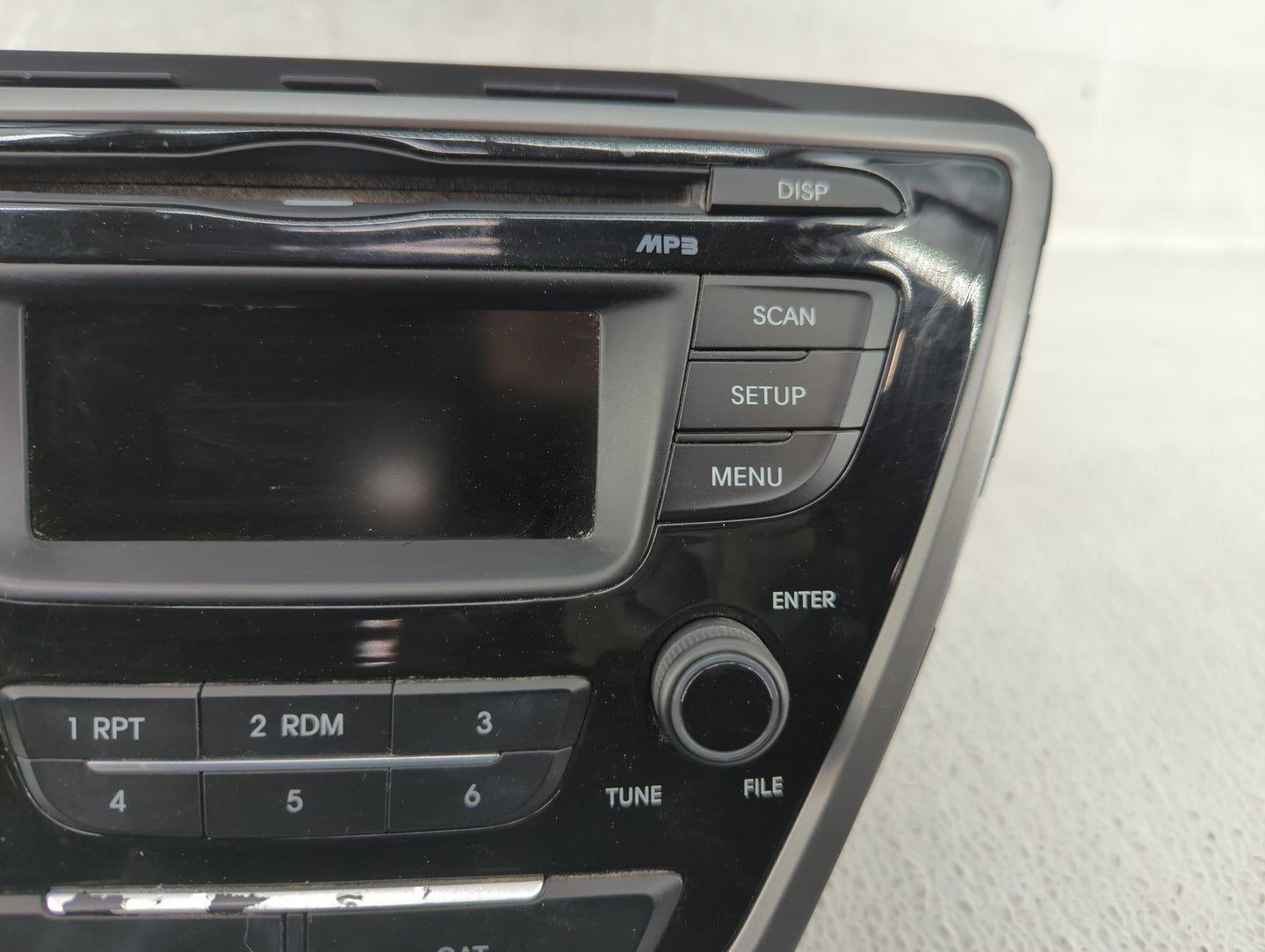 2014-2016 Hyundai Elantra Am Fm Cd Player Radio Receiver - Oemusedautoparts1.com