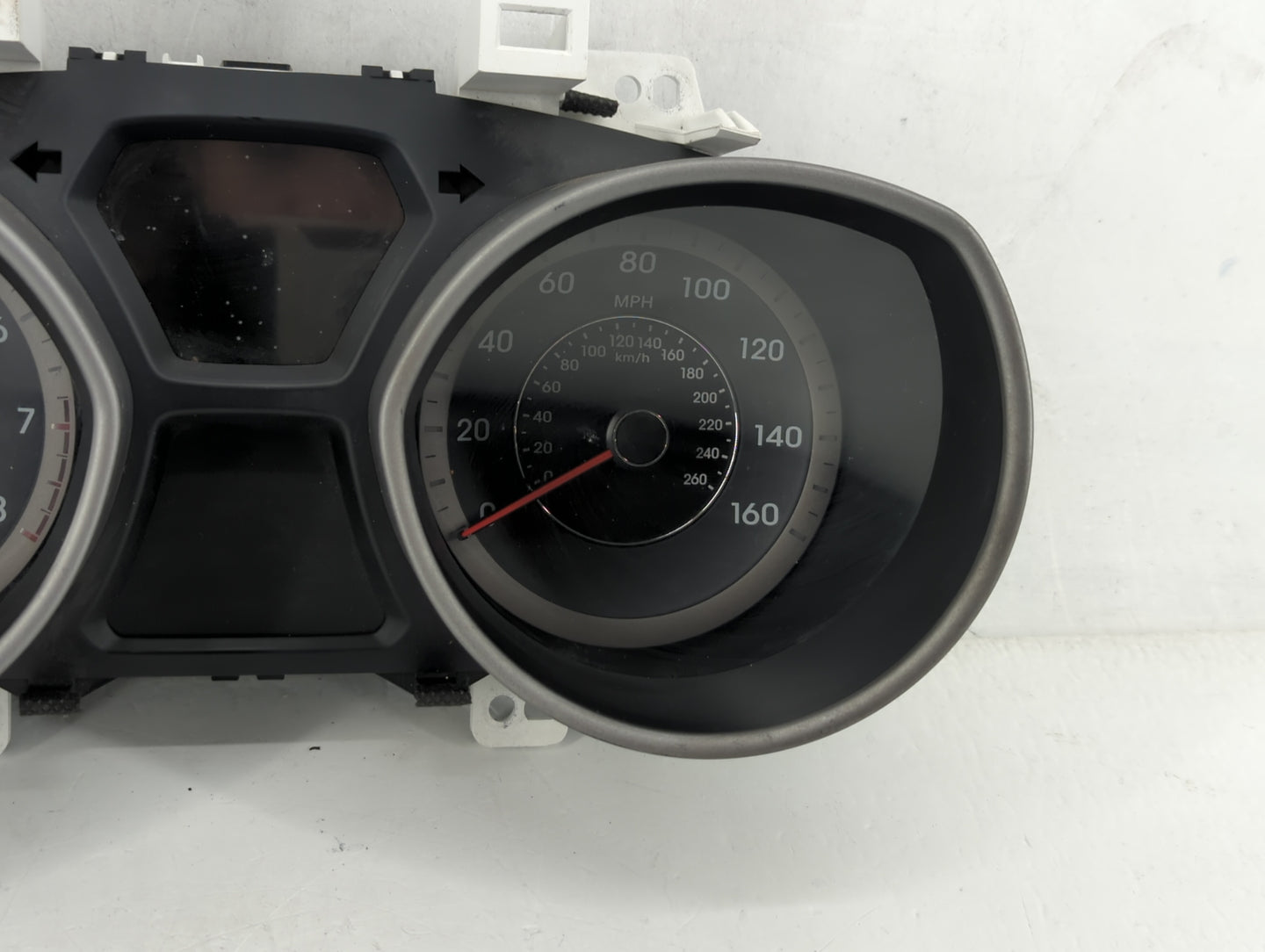 2014-2016 Hyundai Elantra Instrument Cluster Speedometer Gauges P/N:94004-3X210 Fits Fits 2014 2015 2016 OEM Used Auto Parts