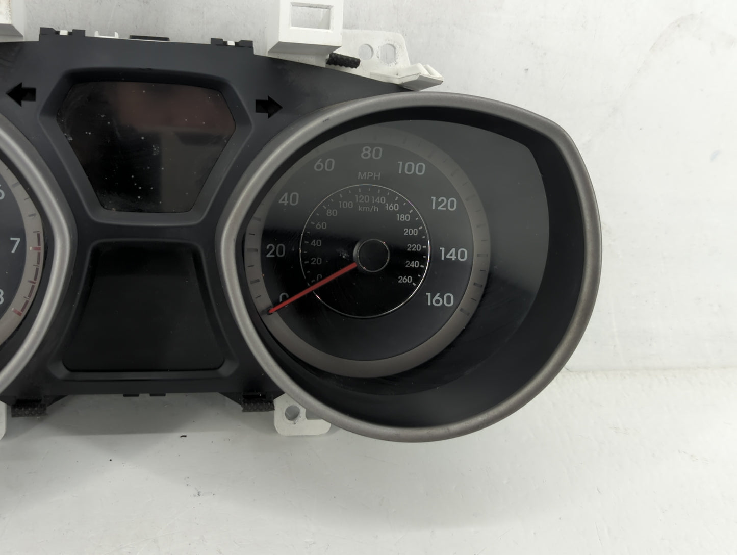 2014-2016 Hyundai Elantra Instrument Cluster Speedometer Gauges P/N:94004-3X210 Fits Fits 2014 2015 2016 OEM Used Auto Parts