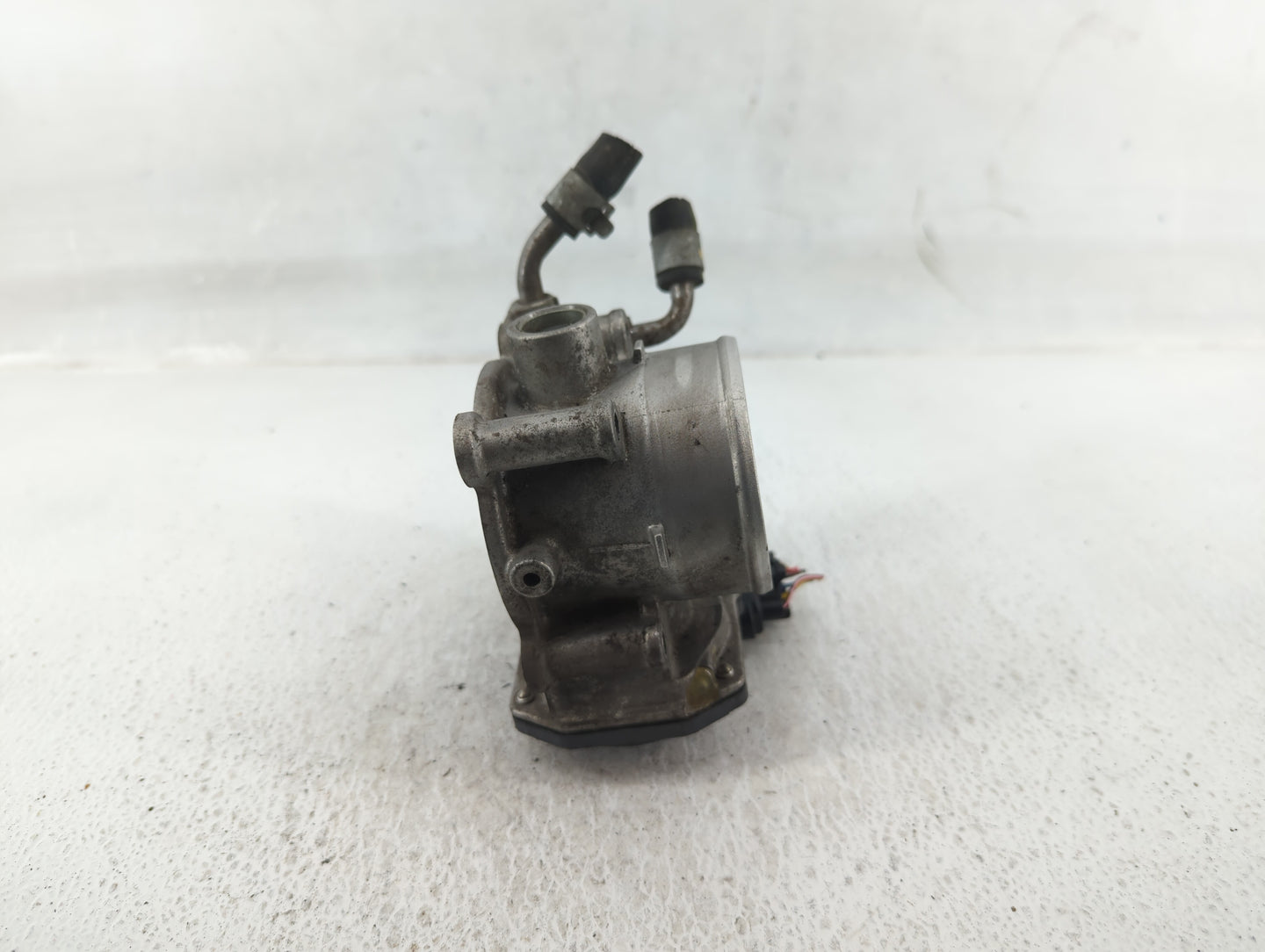 2011-2020 Hyundai Elantra Throttle Body P/N:35100-2E000 Fits Fits 2011 2012 2013 2014 2015 2016 2017 2018 2019 2020 2021 OEM