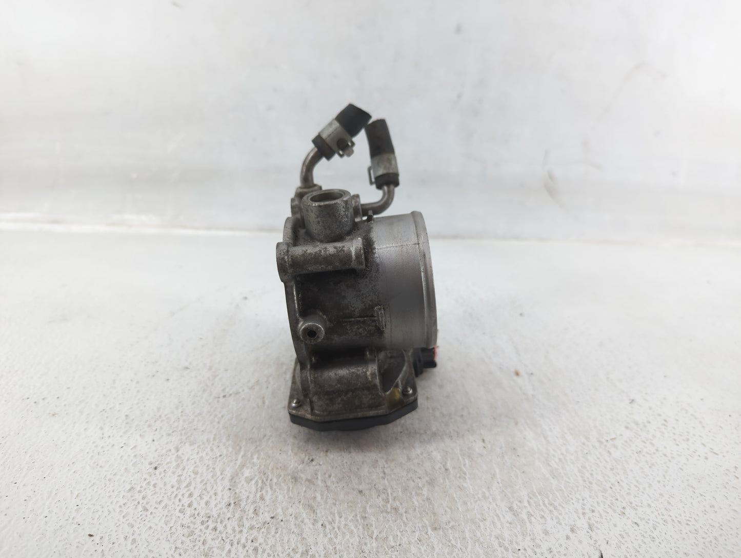 2011-2020 Hyundai Elantra Throttle Body P/N:35100-2E000 Fits Fits 2011 2012 2013 2014 2015 2016 2017 2018 2019 2020 2021 OEM