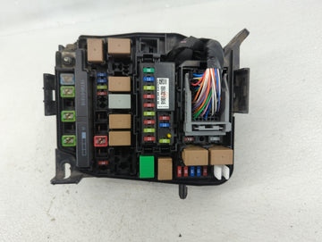 2016-2017 Hyundai Elantra Fusebox Fuse Box Panel Relay Module P/N:91248 A5240B Fits Fits 2016 2017 OEM Used Auto Parts
