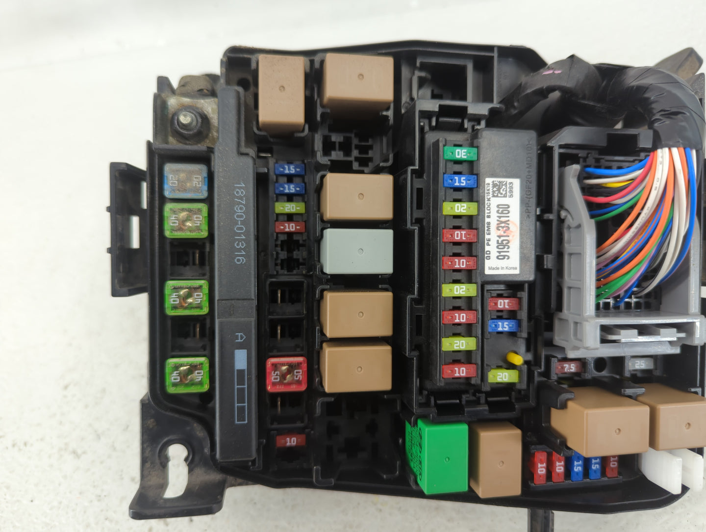 2016-2017 Hyundai Elantra Fusebox Fuse Box Panel Relay Module P/N:91248 A5240B Fits Fits 2016 2017 OEM Used Auto Parts - Oem