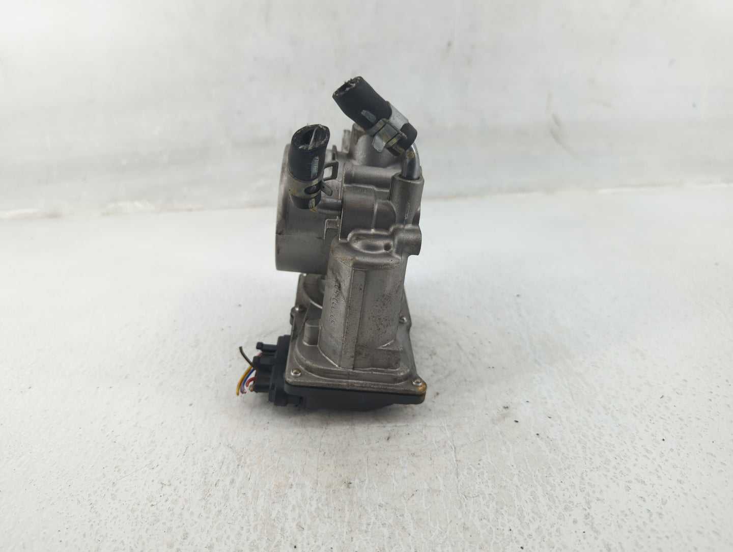 2011-2020 Hyundai Elantra Throttle Body P/N:35100-2E000 Fits Fits 2011 2012 2013 2014 2015 2016 2017 2018 2019 2020 2021 OEM