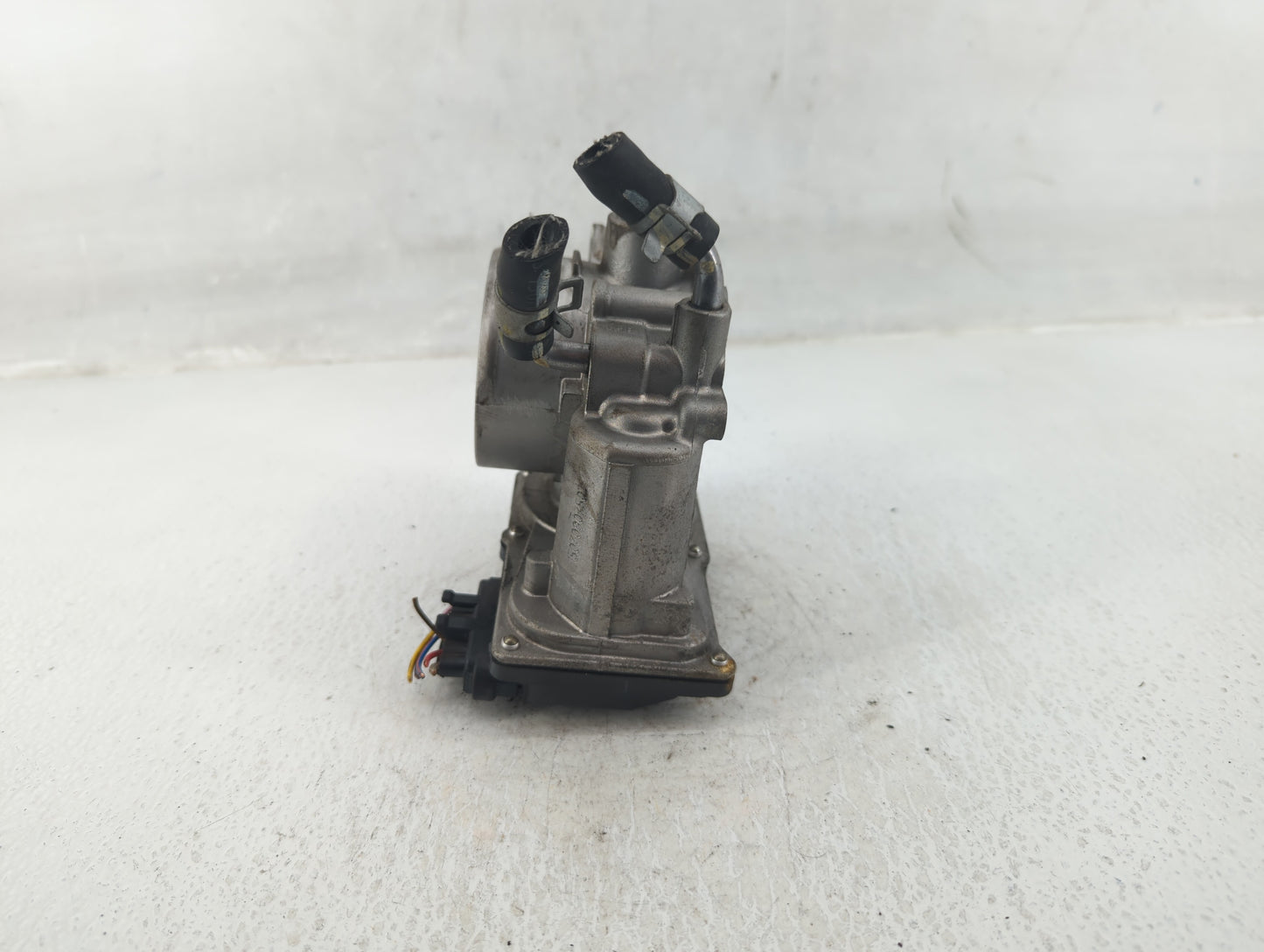 2011-2020 Hyundai Elantra Throttle Body P/N:35100-2E000 Fits Fits 2011 2012 2013 2014 2015 2016 2017 2018 2019 2020 2021 OEM