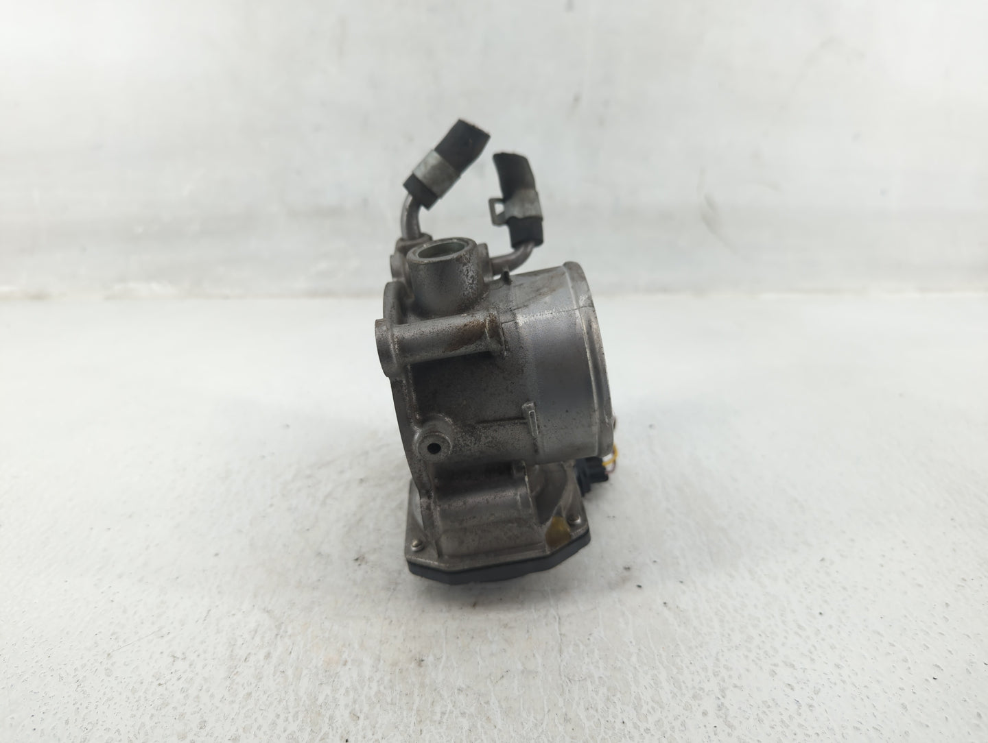 2011-2020 Hyundai Elantra Throttle Body P/N:35100-2E000 Fits Fits 2011 2012 2013 2014 2015 2016 2017 2018 2019 2020 2021 OEM