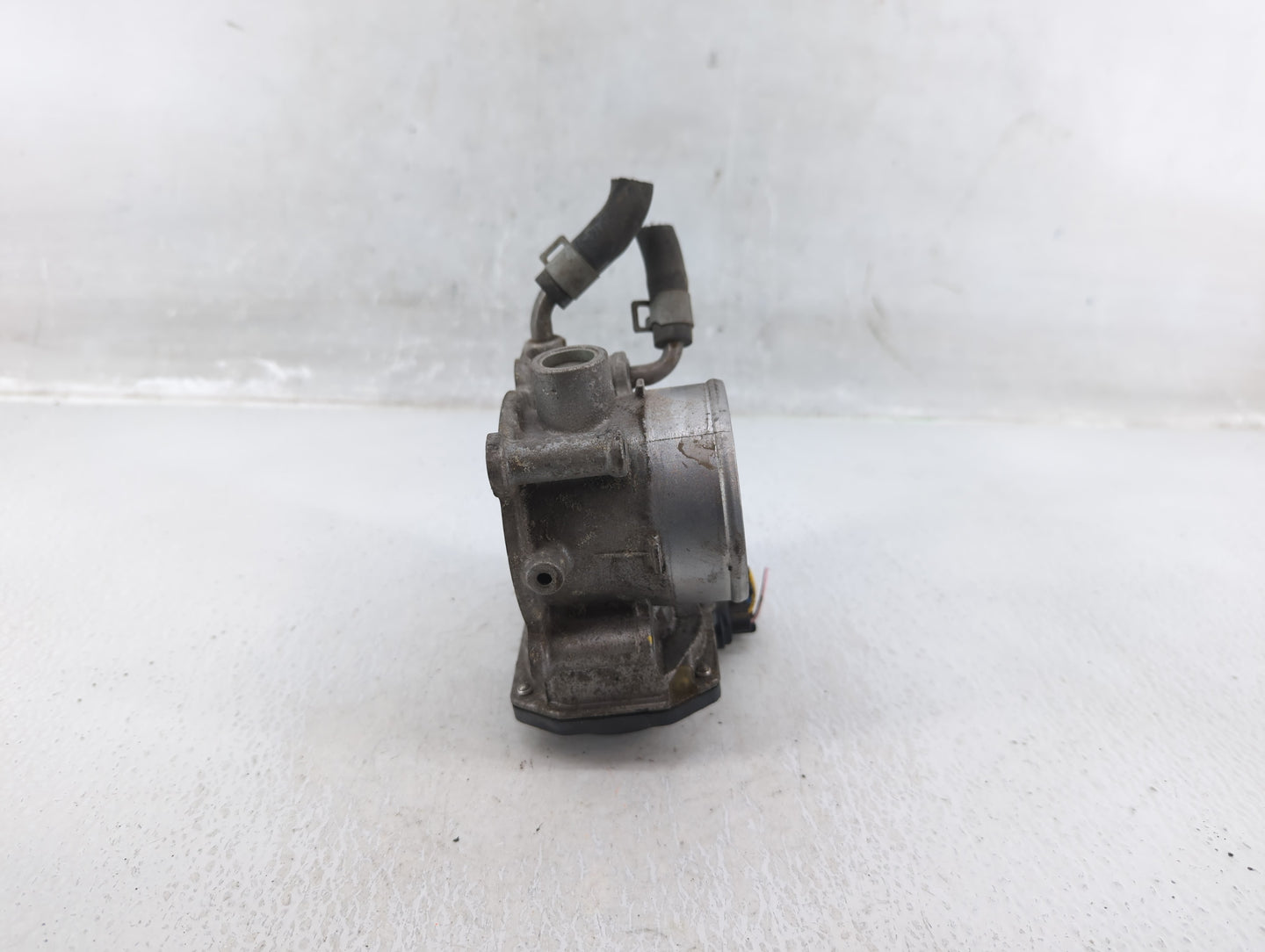 2011-2020 Hyundai Elantra Throttle Body P/N:35100-2E000 Fits Fits 2011 2012 2013 2014 2015 2016 2017 2018 2019 2020 2021 OEM