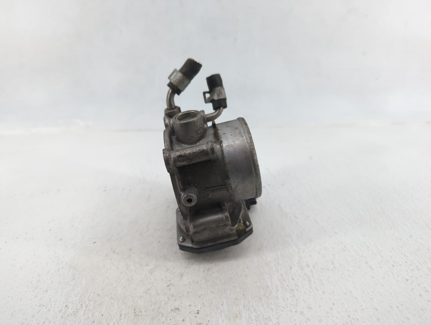 2011-2020 Hyundai Elantra Throttle Body P/N:35100-2E000 Fits Fits 2011 2012 2013 2014 2015 2016 2017 2018 2019 2020 2021 OEM