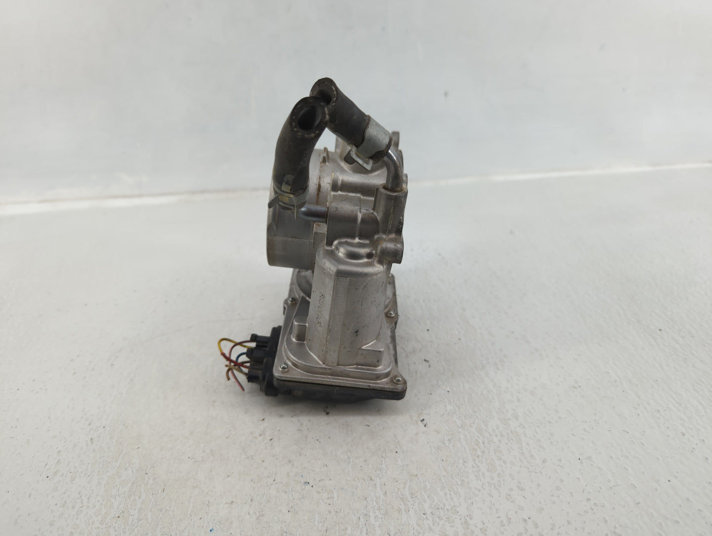 2011-2020 Hyundai Elantra Throttle Body P/N:35100-2E000 Fits Fits 2011 2012 2013 2014 2015 2016 2017 2018 2019 2020 2021 OEM