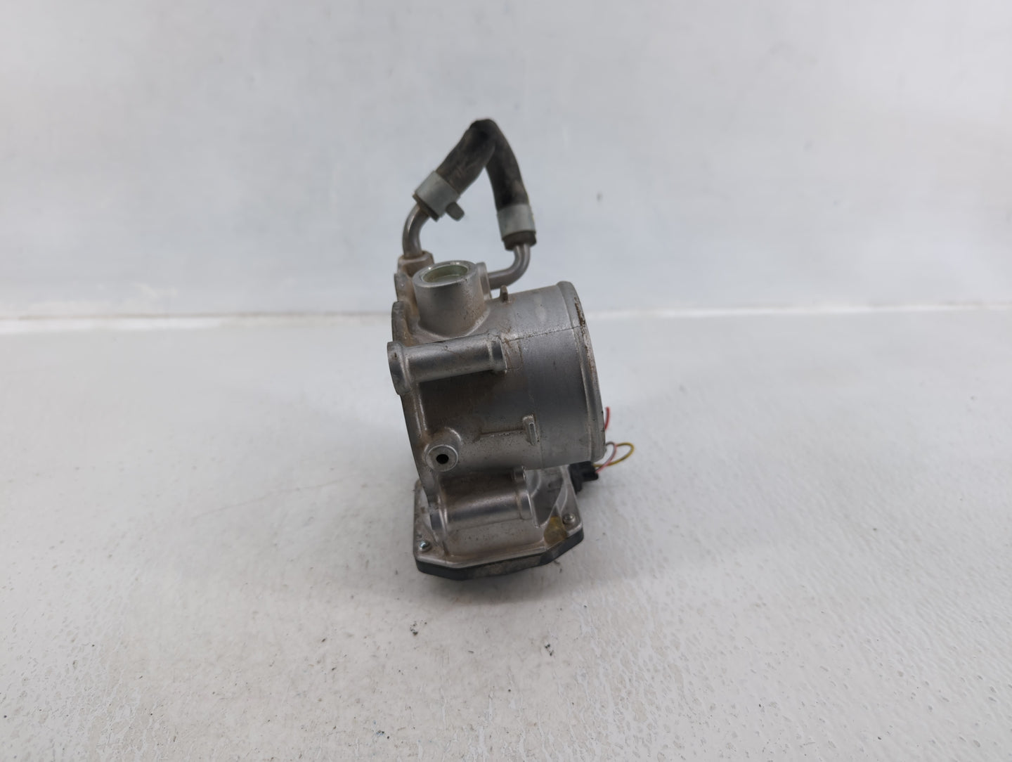 2011-2020 Hyundai Elantra Throttle Body P/N:35100-2E000 Fits Fits 2011 2012 2013 2014 2015 2016 2017 2018 2019 2020 2021 OEM
