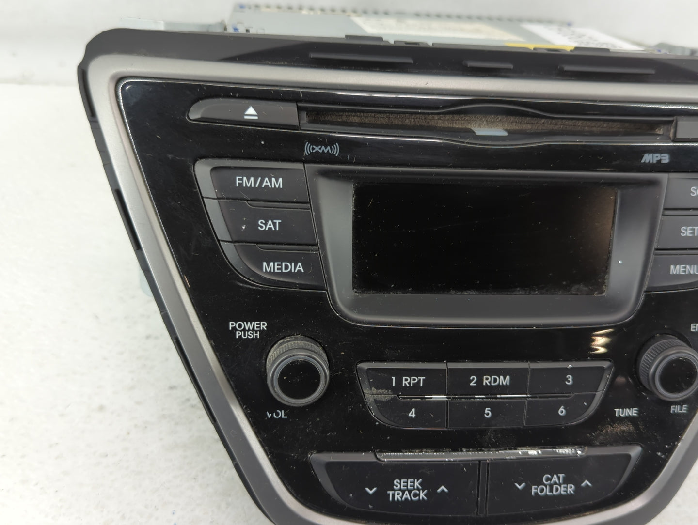 2014-2016 Hyundai Elantra Am Fm Cd Player Radio Receiver - Oemusedautoparts1.com
