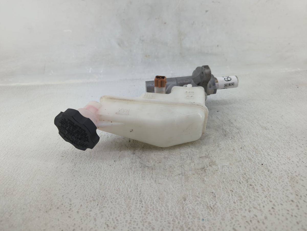 2014-2016 Hyundai Elantra Brake Master Cylinder 609029 - Oemusedautoparts1.com
