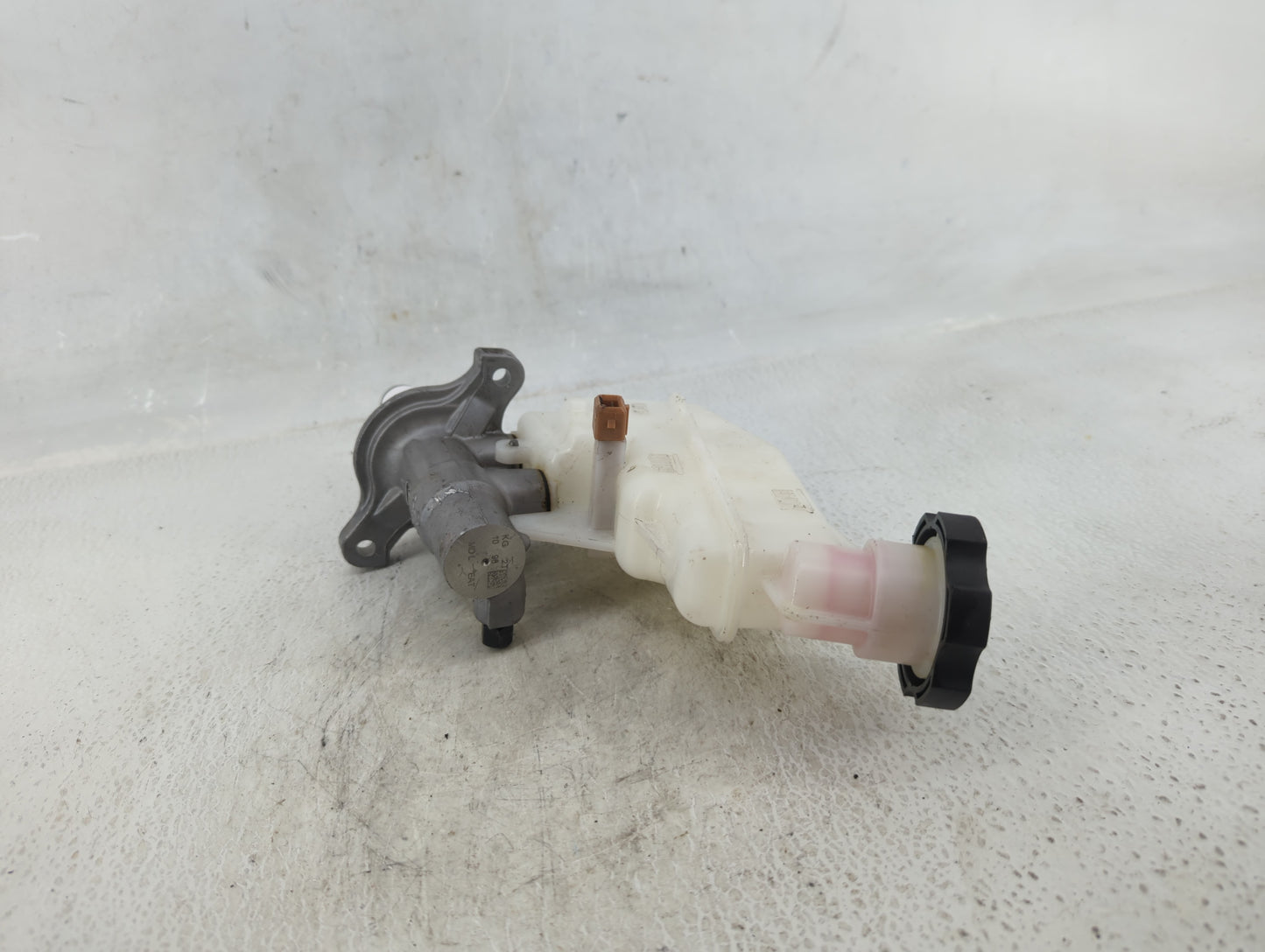 2014-2016 Hyundai Elantra Brake Master Cylinder 609029 - Oemusedautoparts1.com