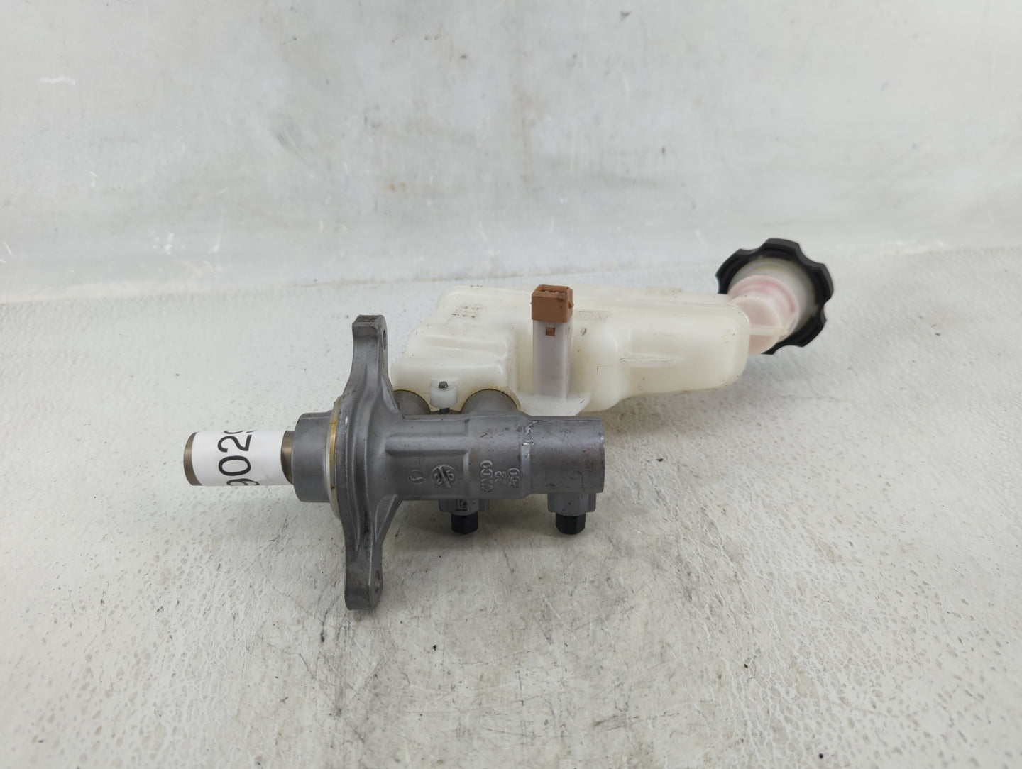2014-2016 Hyundai Elantra Brake Master Cylinder - Oemusedautoparts1.com