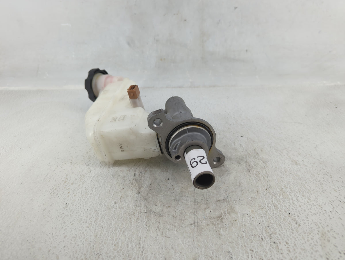 2014-2016 Hyundai Elantra Brake Master Cylinder 609029 - Oemusedautoparts1.com