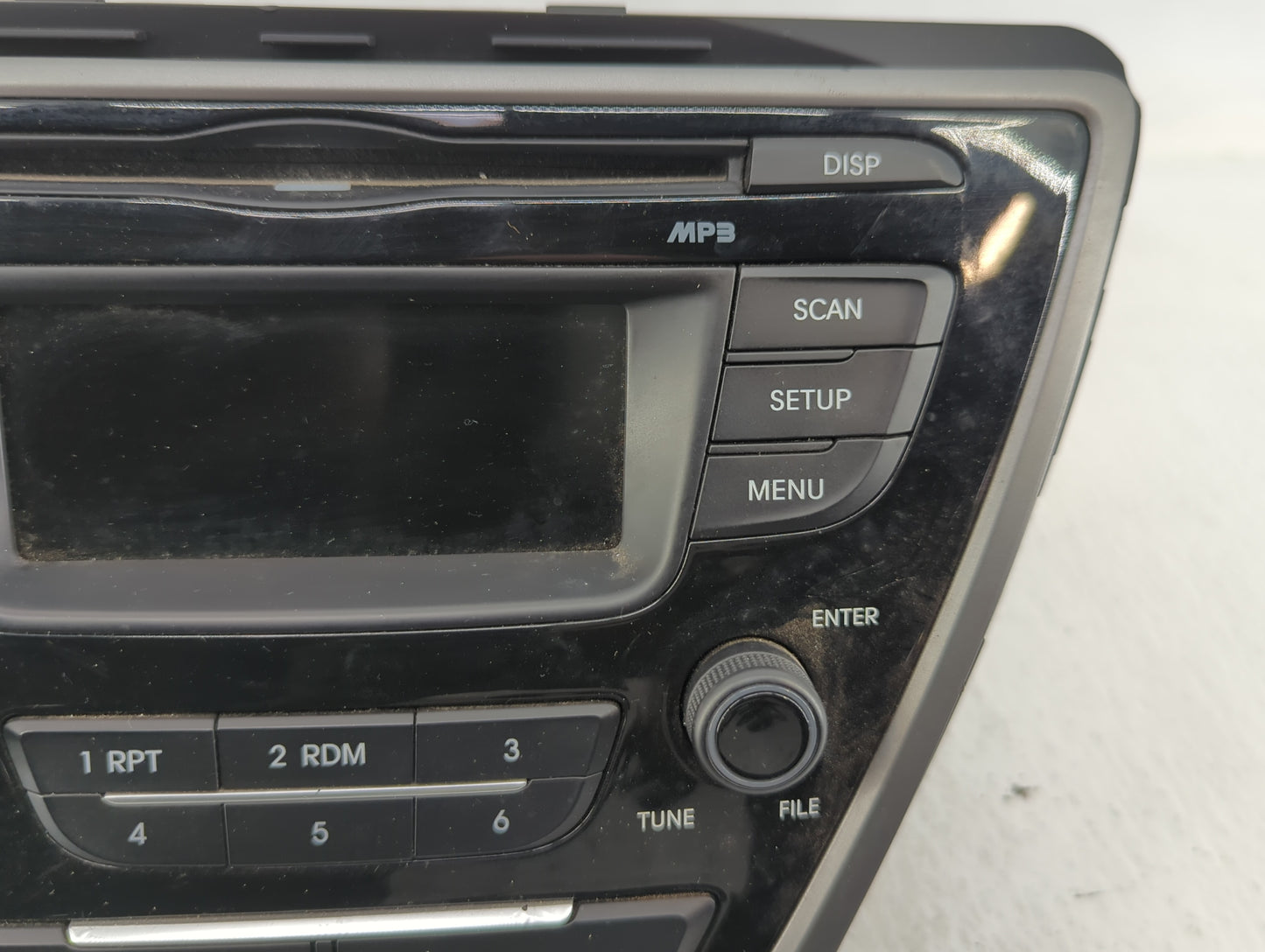 2014-2016 Hyundai Elantra Am Fm Cd Player Radio Receiver - Oemusedautoparts1.com