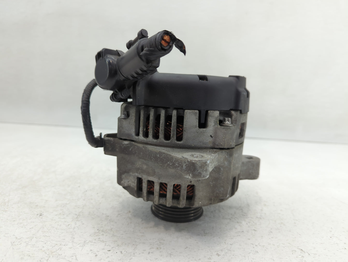 2016 Hyundai Elantra Alternator Replacement Generator Charging Assembly Engine OEM P/N:37300-2E720 Fits OEM Used Auto Parts 