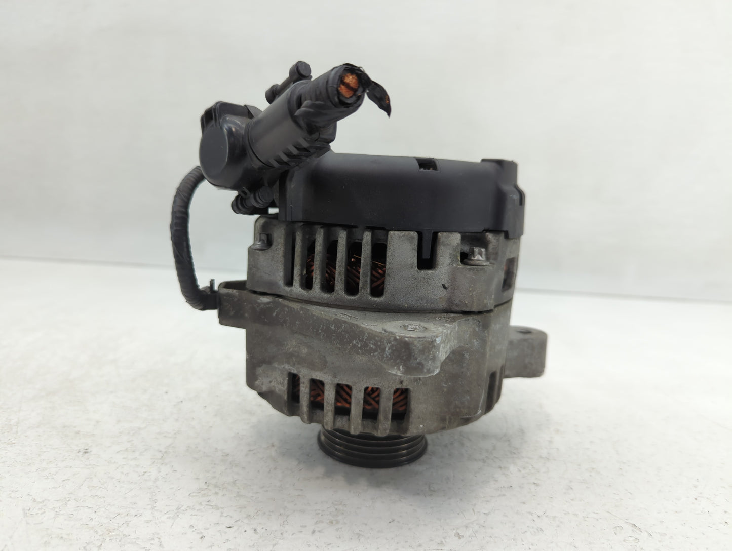 2016 Hyundai Elantra Alternator Replacement Generator Charging Assembly Engine OEM P/N:37300-2E720 Fits OEM Used Auto Parts 