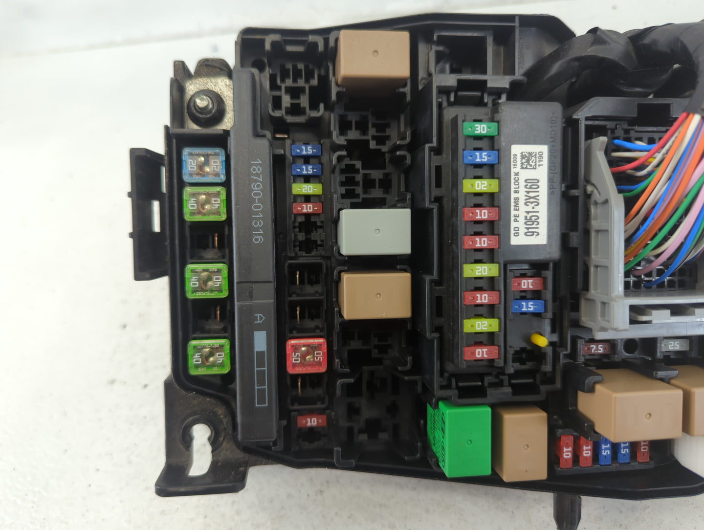 2016-2017 Hyundai Elantra Fusebox Fuse Box Panel Relay Module P/N:91248 A5400A Fits Fits 2016 2017 OEM Used Auto Parts - Oem