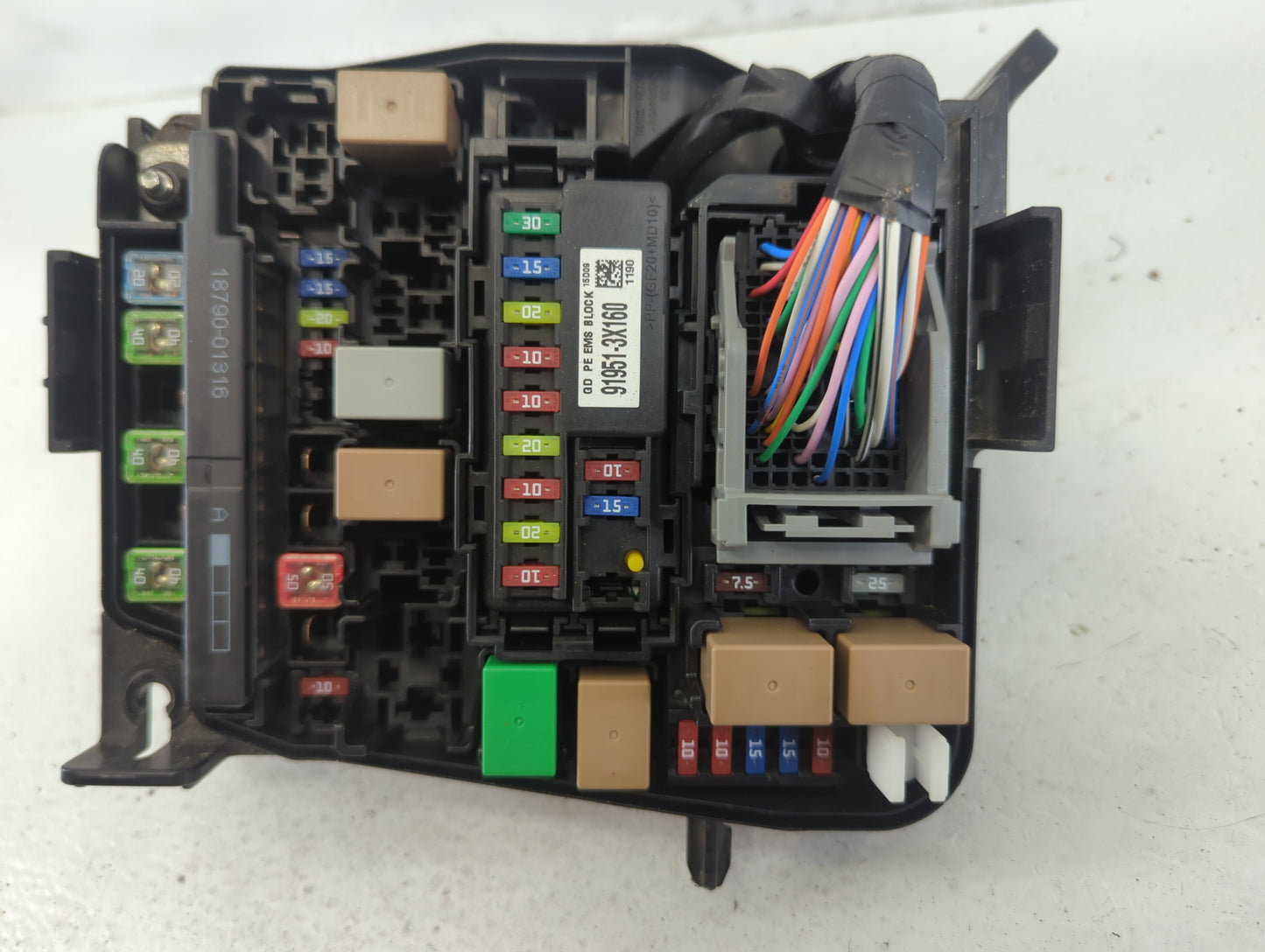 2016-2017 Hyundai Elantra Fusebox Fuse Box Panel Relay Module P/N:91248 A5400A Fits Fits 2016 2017 OEM Used Auto Parts - Oem