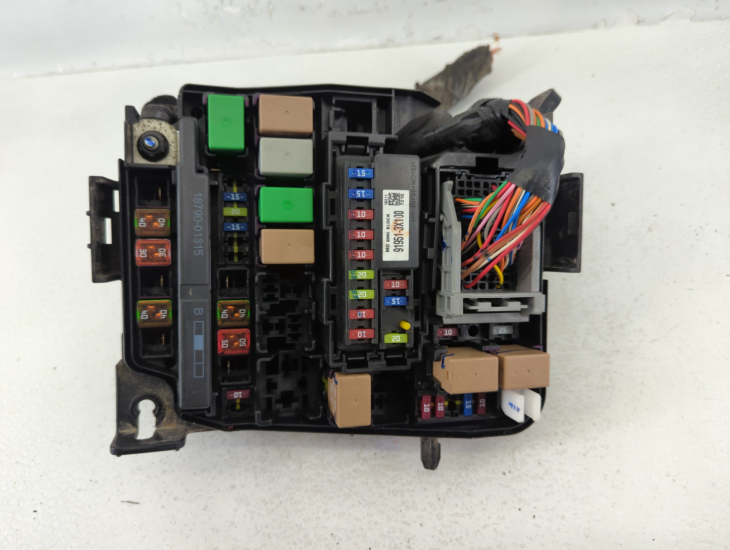 2014-2016 Hyundai Elantra Fusebox Fuse Box Panel Relay Module P/N:91951-3X710 Fits Fits 2014 2015 2016 OEM Used Auto Parts -