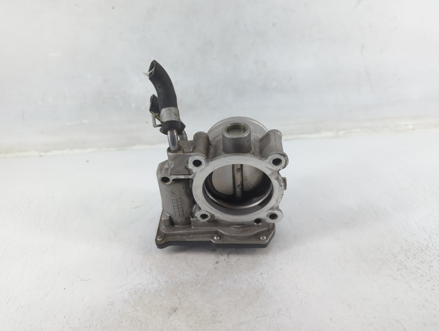2011-2020 Hyundai Elantra Throttle Body P/N:35100-2E000 Fits Fits 2011 2012 2013 2014 2015 2016 2017 2018 2019 2020 2021 OEM