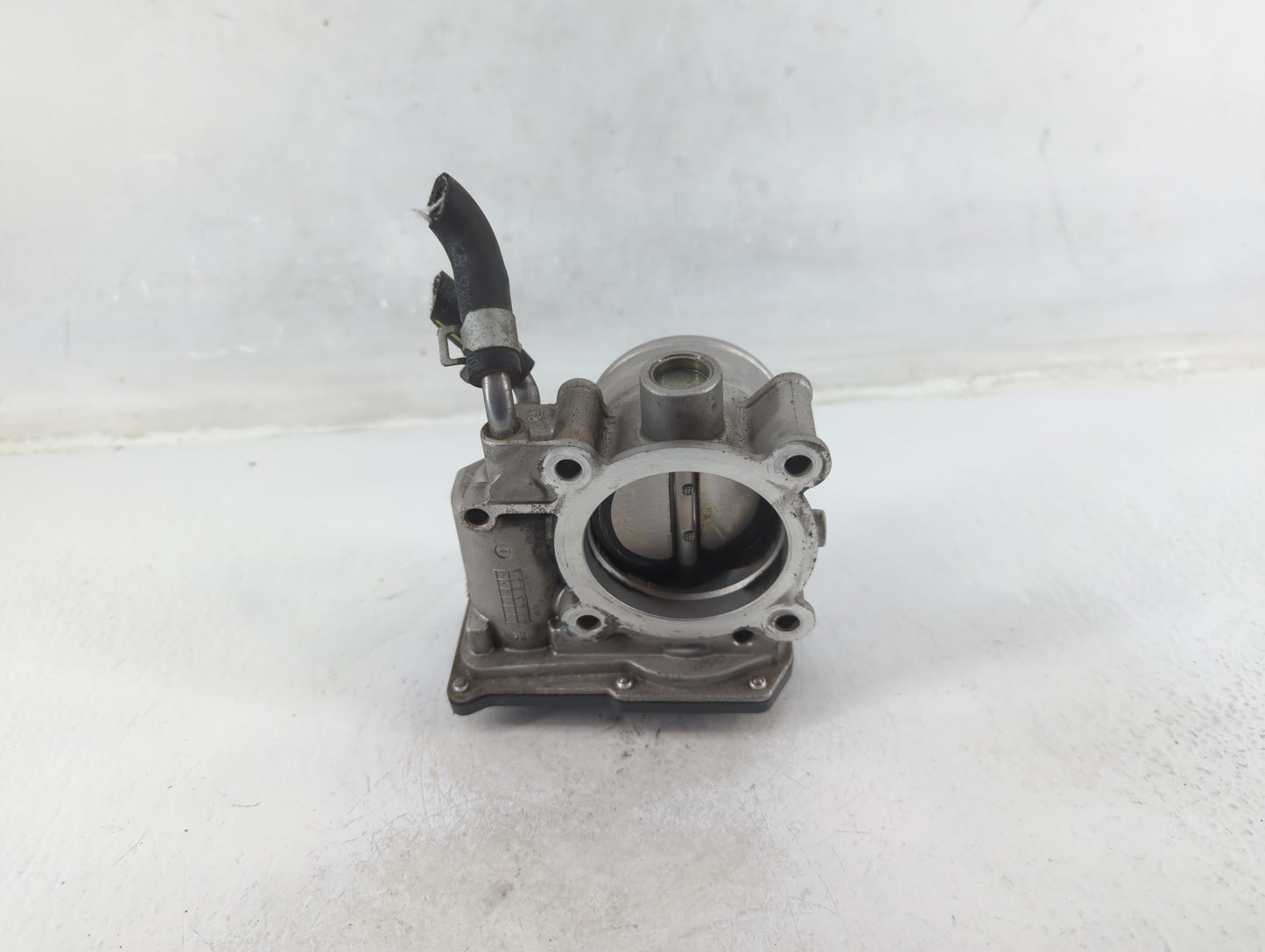 2011-2020 Hyundai Elantra Throttle Body P/N:35100-2E000 Fits Fits 2011 2012 2013 2014 2015 2016 2017 2018 2019 2020 2021 OEM