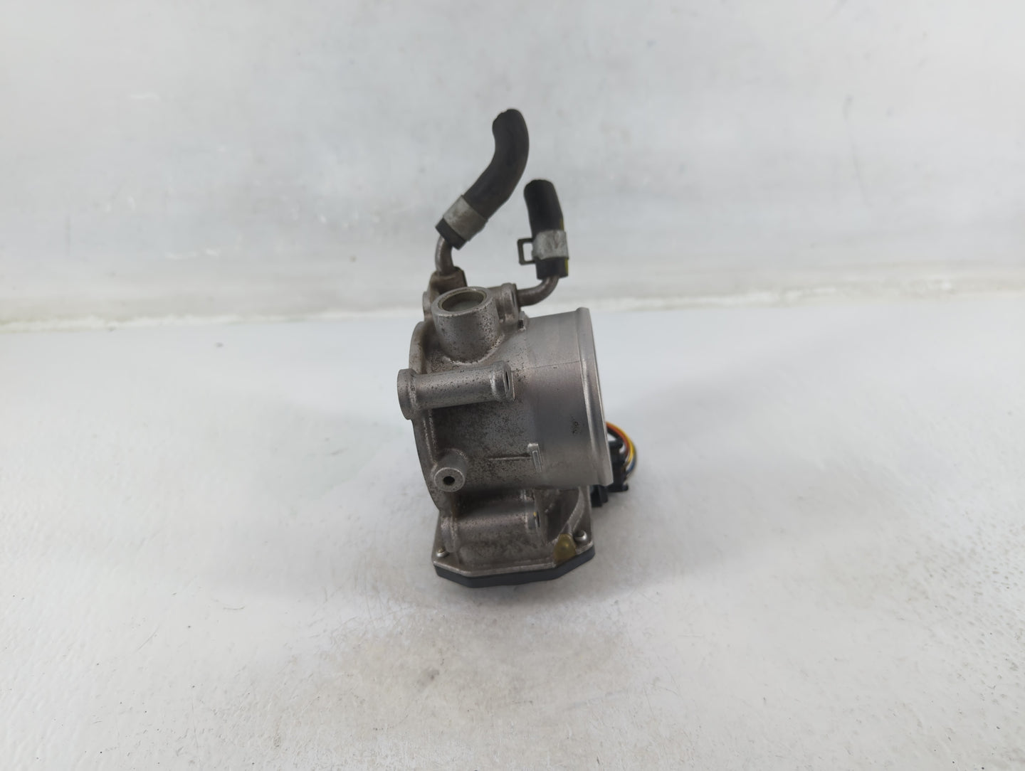 2011-2020 Hyundai Elantra Throttle Body P/N:35100-2E000 Fits Fits 2011 2012 2013 2014 2015 2016 2017 2018 2019 2020 2021 OEM