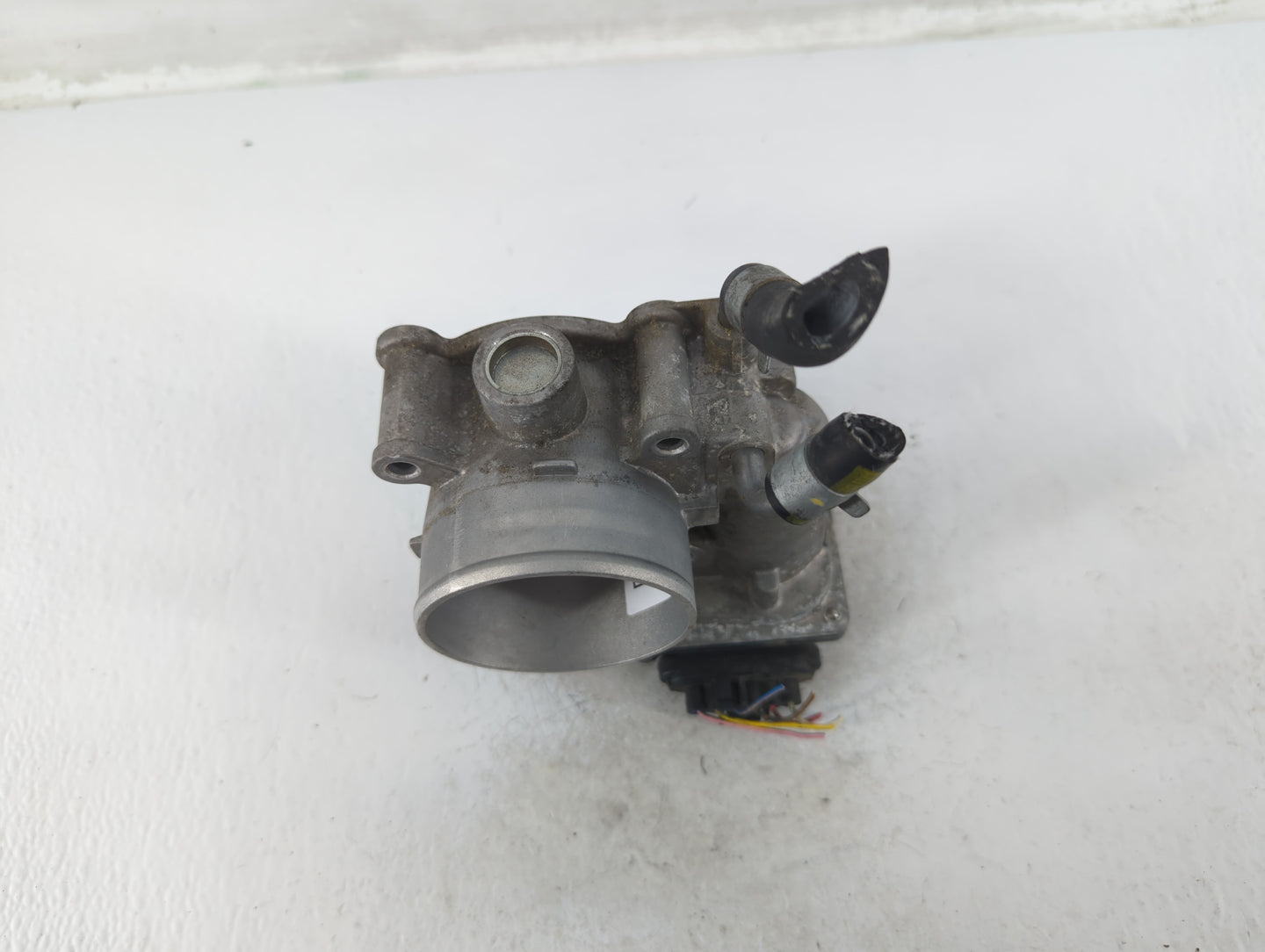 2011-2020 Hyundai Elantra Throttle Body P/N:35100-2E000 Fits Fits 2011 2012 2013 2014 2015 2016 2017 2018 2019 2020 2021 OEM