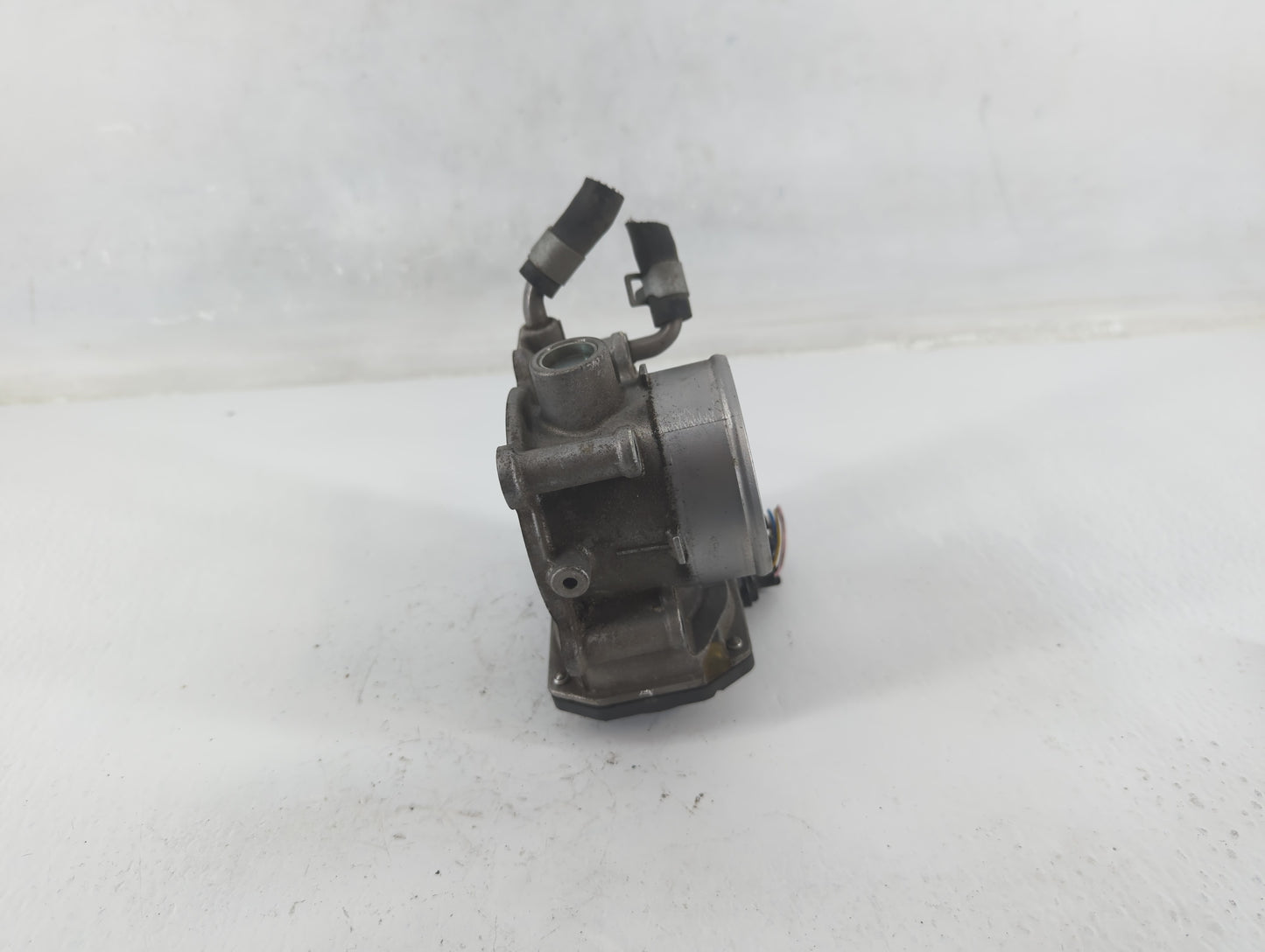 2011-2020 Hyundai Elantra Throttle Body P/N:35100-2E000 Fits Fits 2011 2012 2013 2014 2015 2016 2017 2018 2019 2020 2021 OEM
