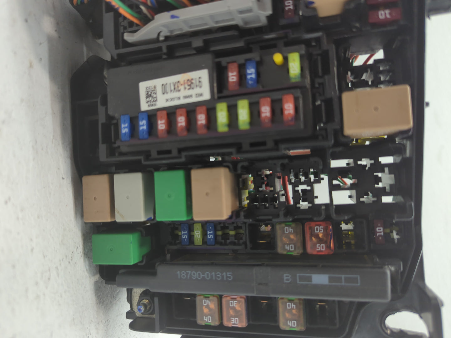 2014-2016 Hyundai Elantra Fusebox Fuse Box Panel Relay Module Fits Fits 2014 2015 2016 OEM Used Auto Parts - Oemusedautopart