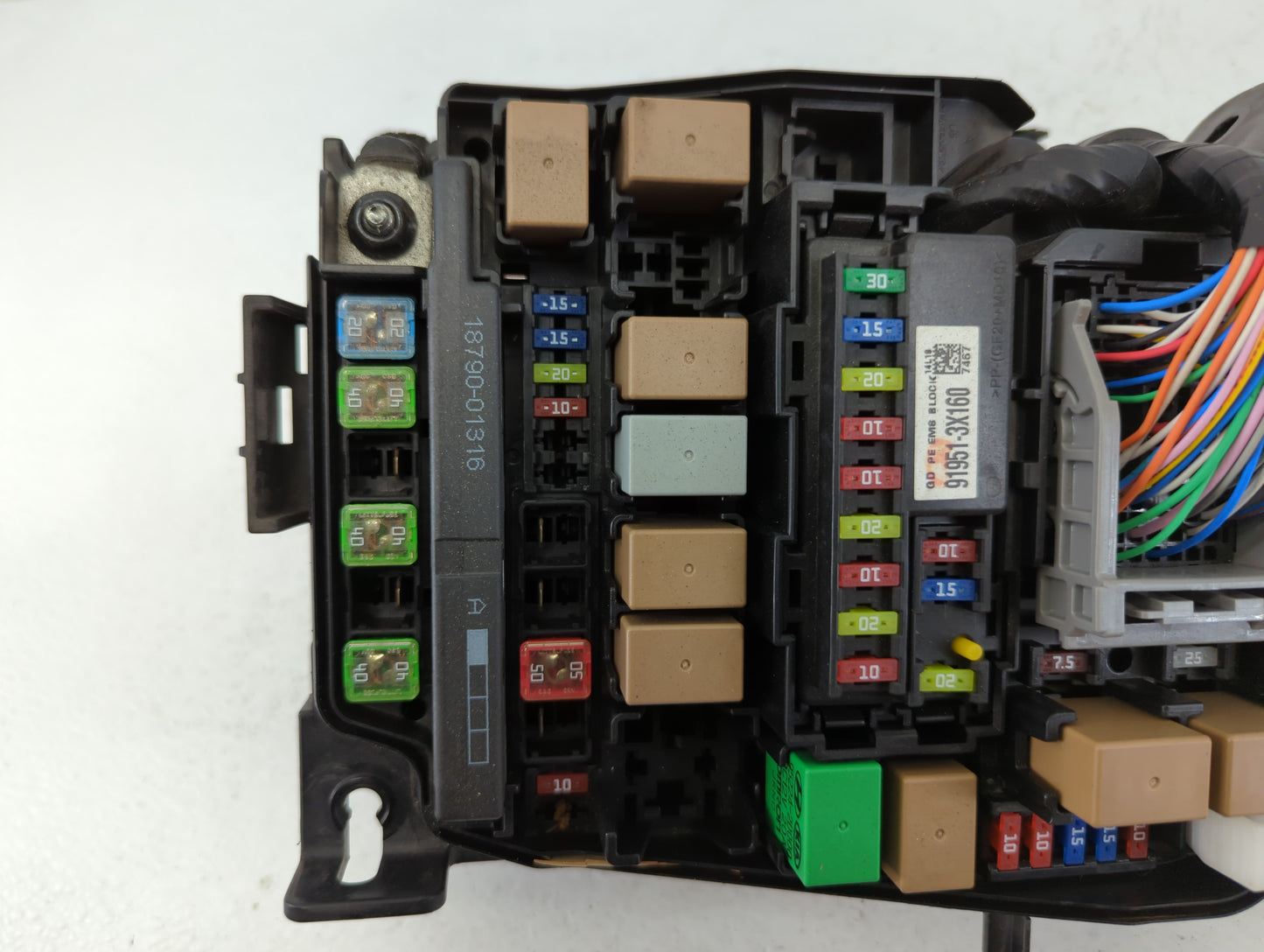 2016-2017 Hyundai Elantra Fusebox Fuse Box Panel Relay Module P/N:91248 A5240 Fits Fits 2016 2017 OEM Used Auto Parts - Oemu