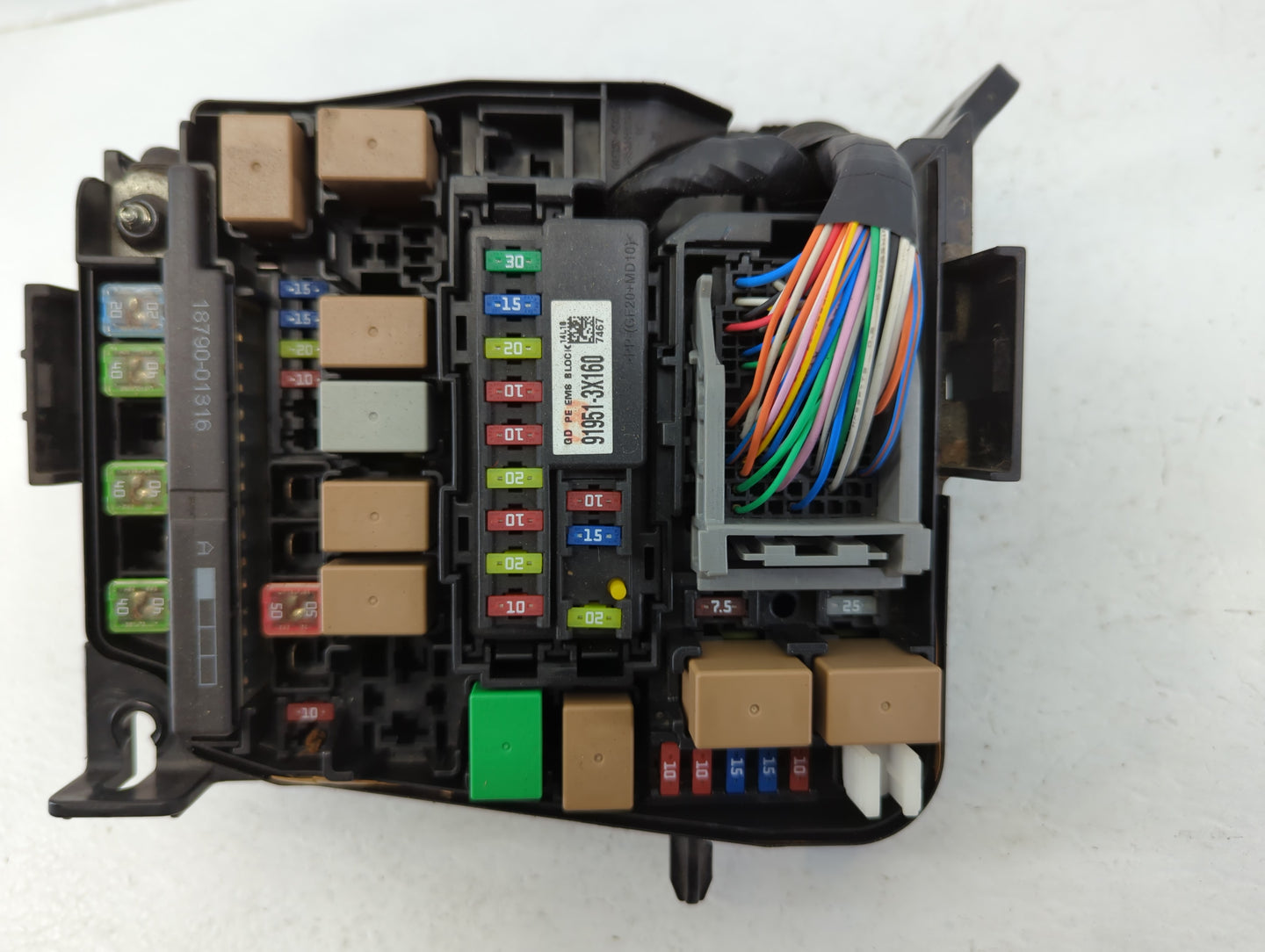 2016-2017 Hyundai Elantra Fusebox Fuse Box Panel Relay Module P/N:91248 A5240 Fits Fits 2016 2017 OEM Used Auto Parts - Oemu