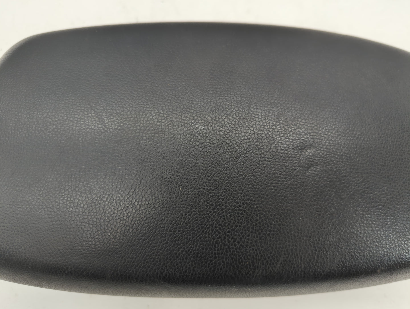 Hyundai Elantra Center Console Armrest Cover Lid - Oemusedautoparts1.com