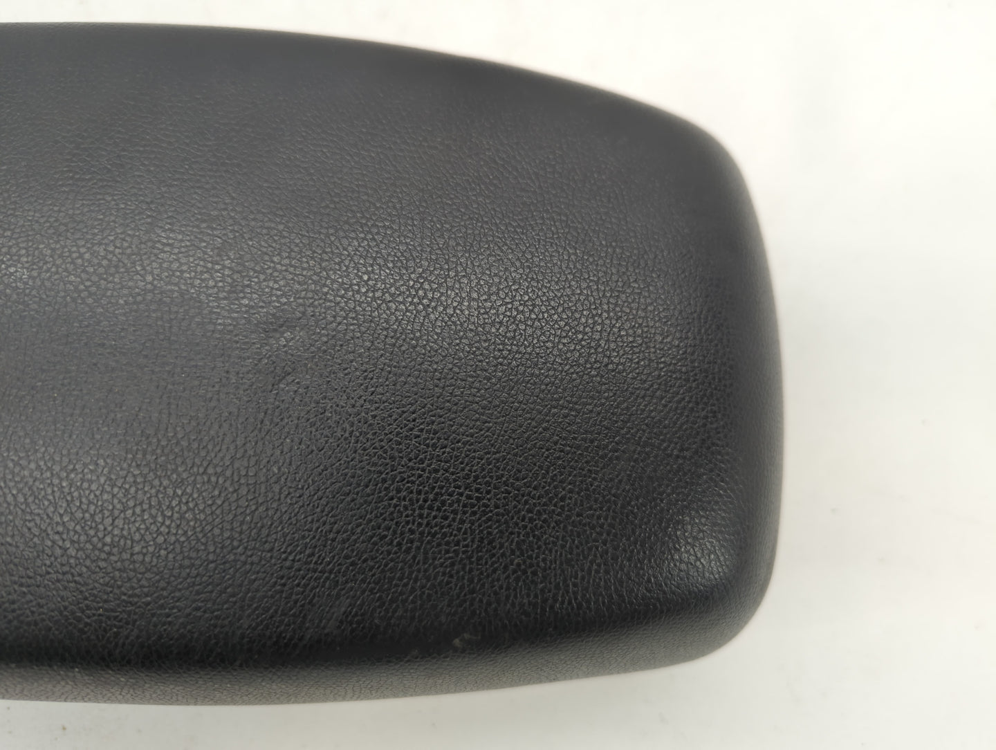 Hyundai Elantra Center Console Armrest Cover Lid - Oemusedautoparts1.com