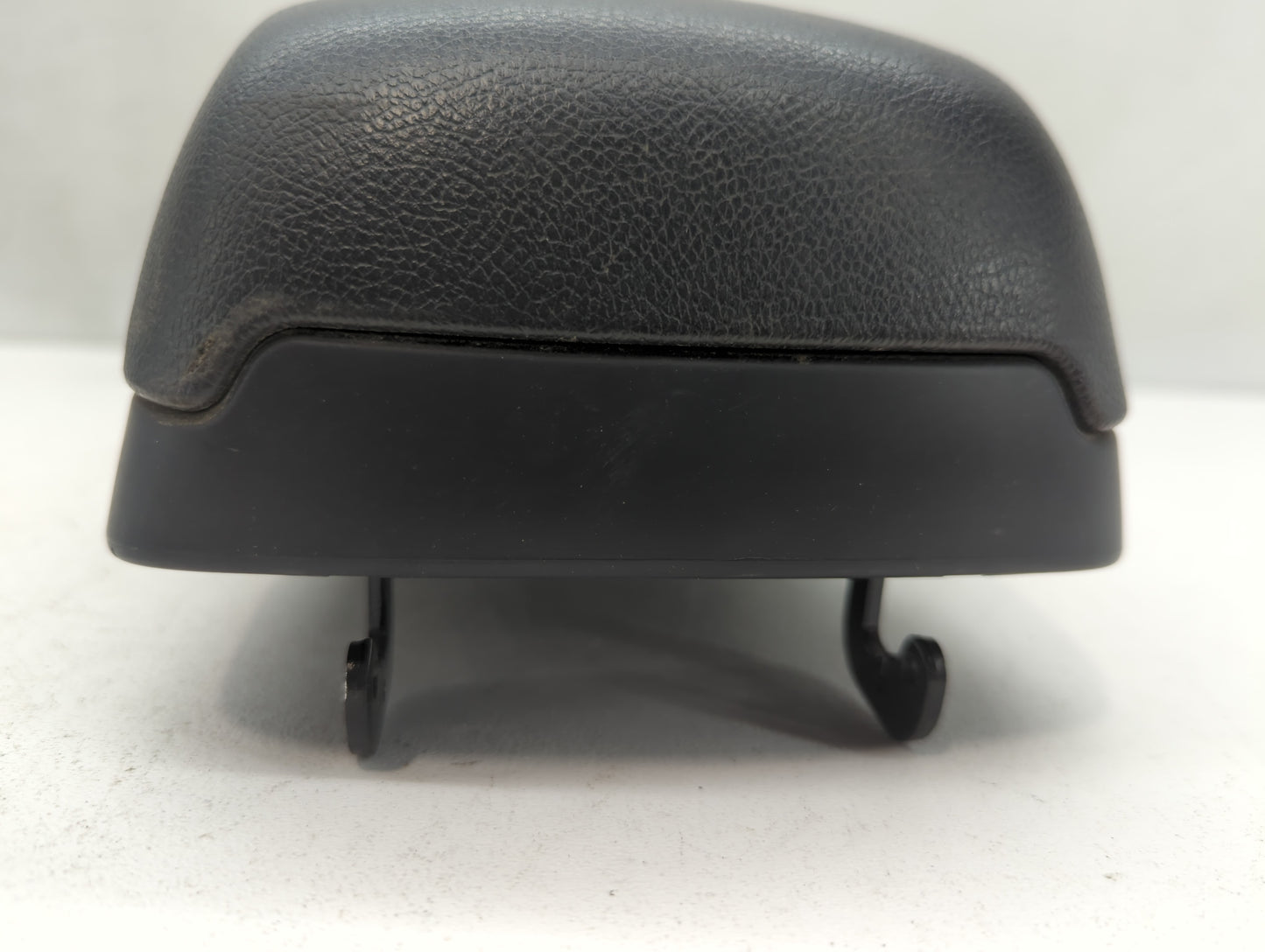 Hyundai Elantra Center Console Armrest Cover Lid - Oemusedautoparts1.com