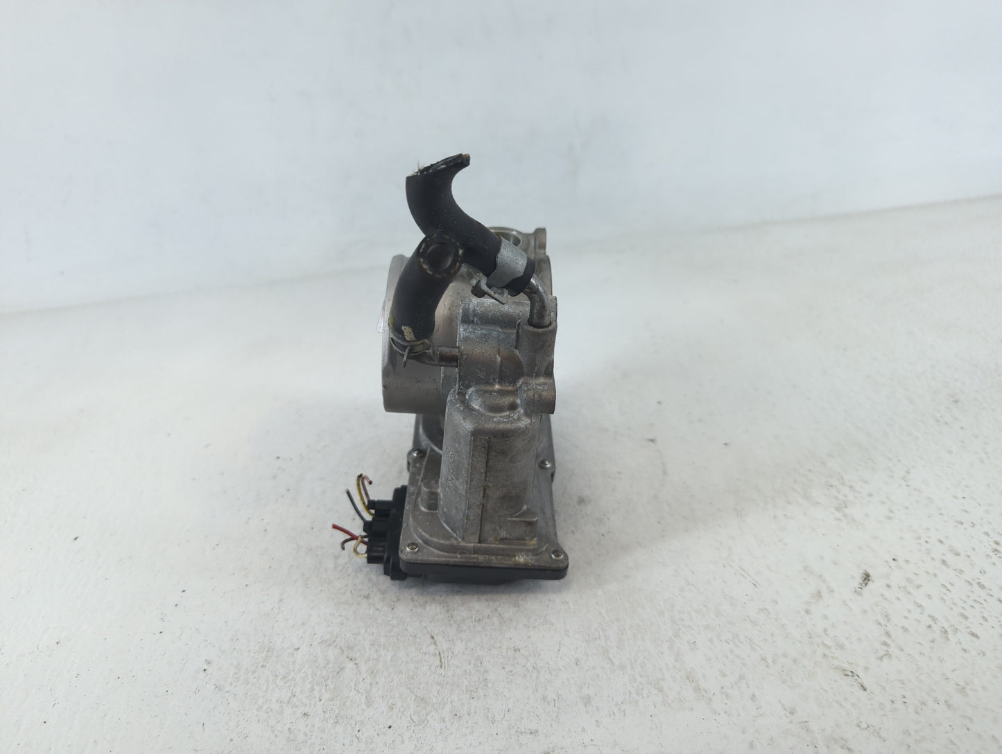 2011-2020 Hyundai Elantra Throttle Body P/N:35100-2E000 Fits Fits 2011 2012 2013 2014 2015 2016 2017 2018 2019 2020 2021 OEM